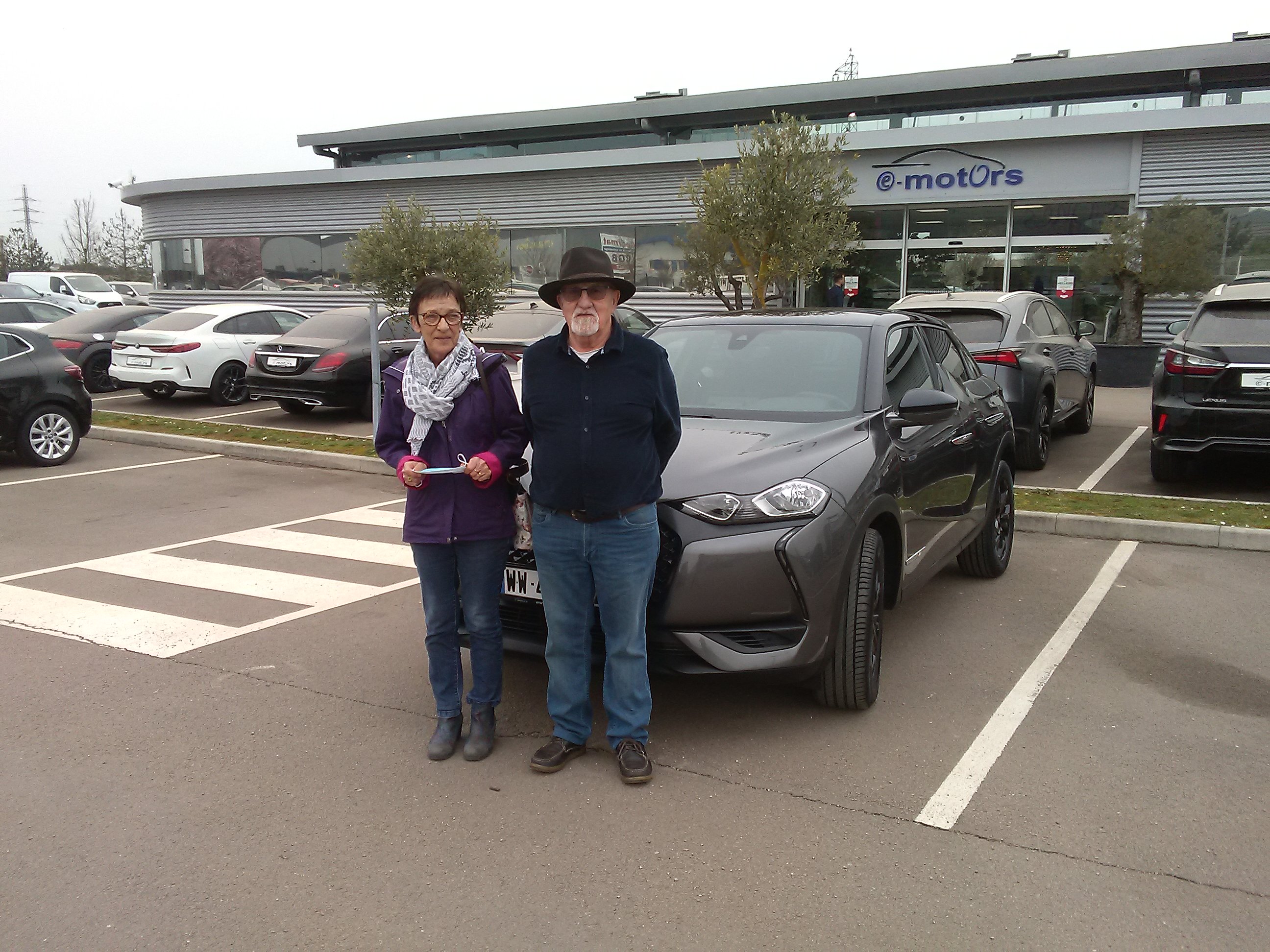 Avis-mandataire-auto-Emotors-Ds-Ds3-crossback-Performance-line-bluehdi-100-s-s.