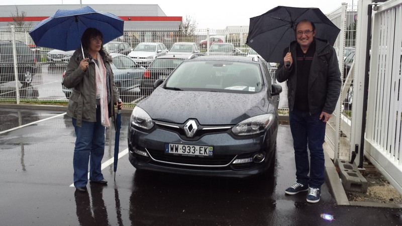 Avis-mandataire-auto-Emotors--Renault-megane-iii-estate-bose-tce-130-edc-plus-toit-vitr-.