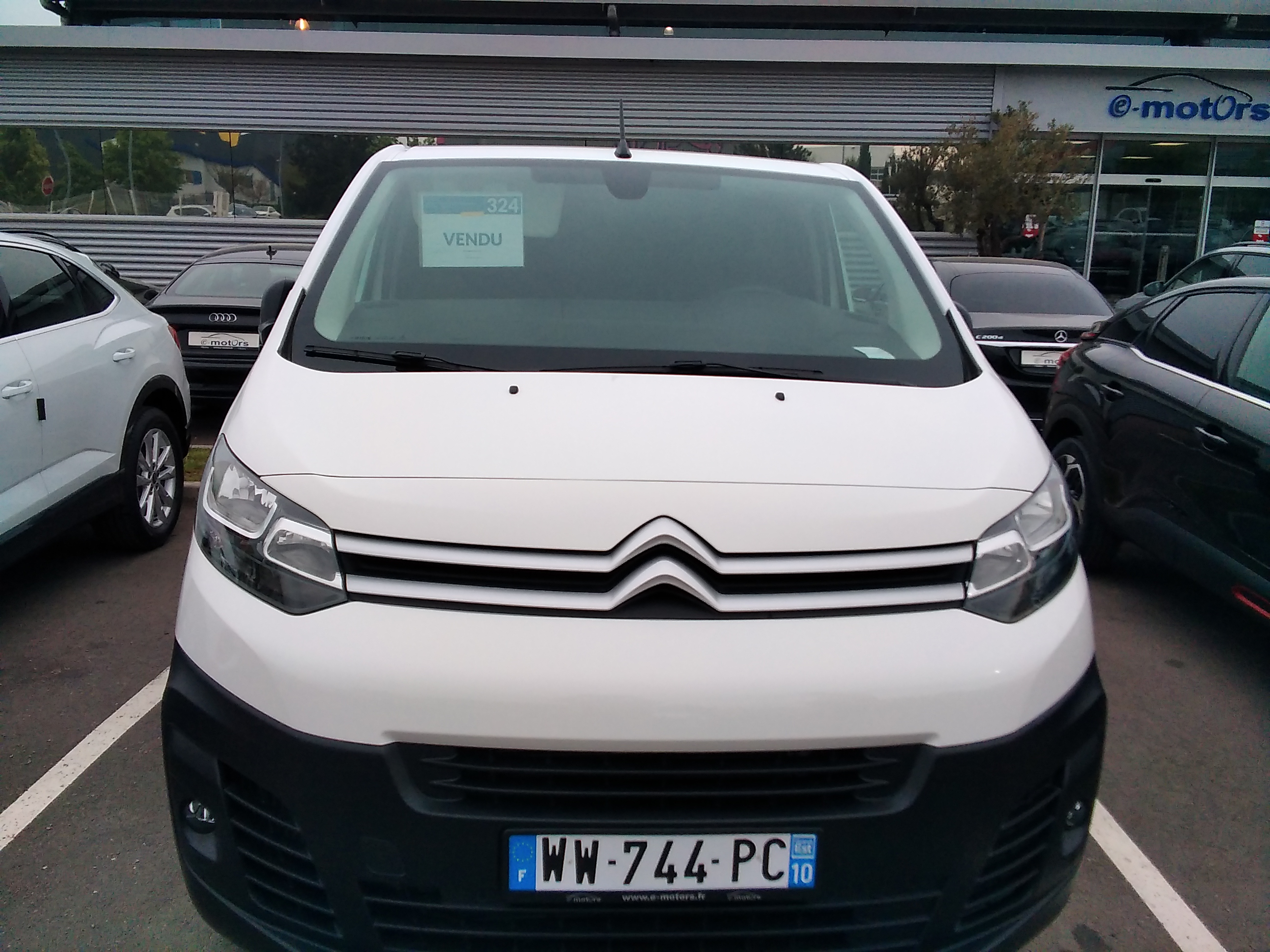 Avis-mandataire-auto-Emotors-Citroen-Jumpy-fourgon-Club-m-bluehdi-120-s-s-plus-gps-plus-cam-ra.