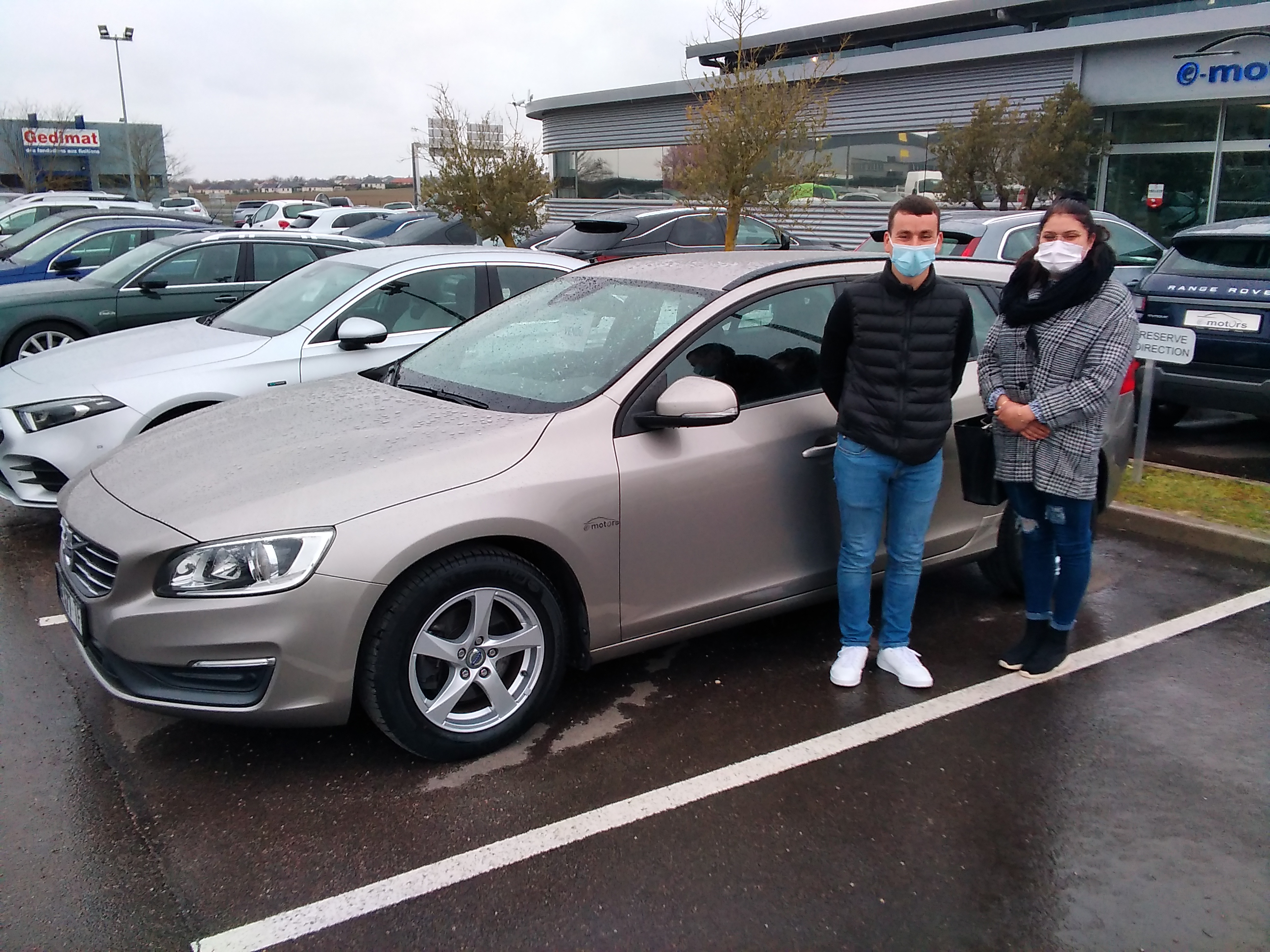 Avis-mandataire-auto-Emotors-Volvo-V60-Kinetic-d2-115-stop-start-plus-gps.