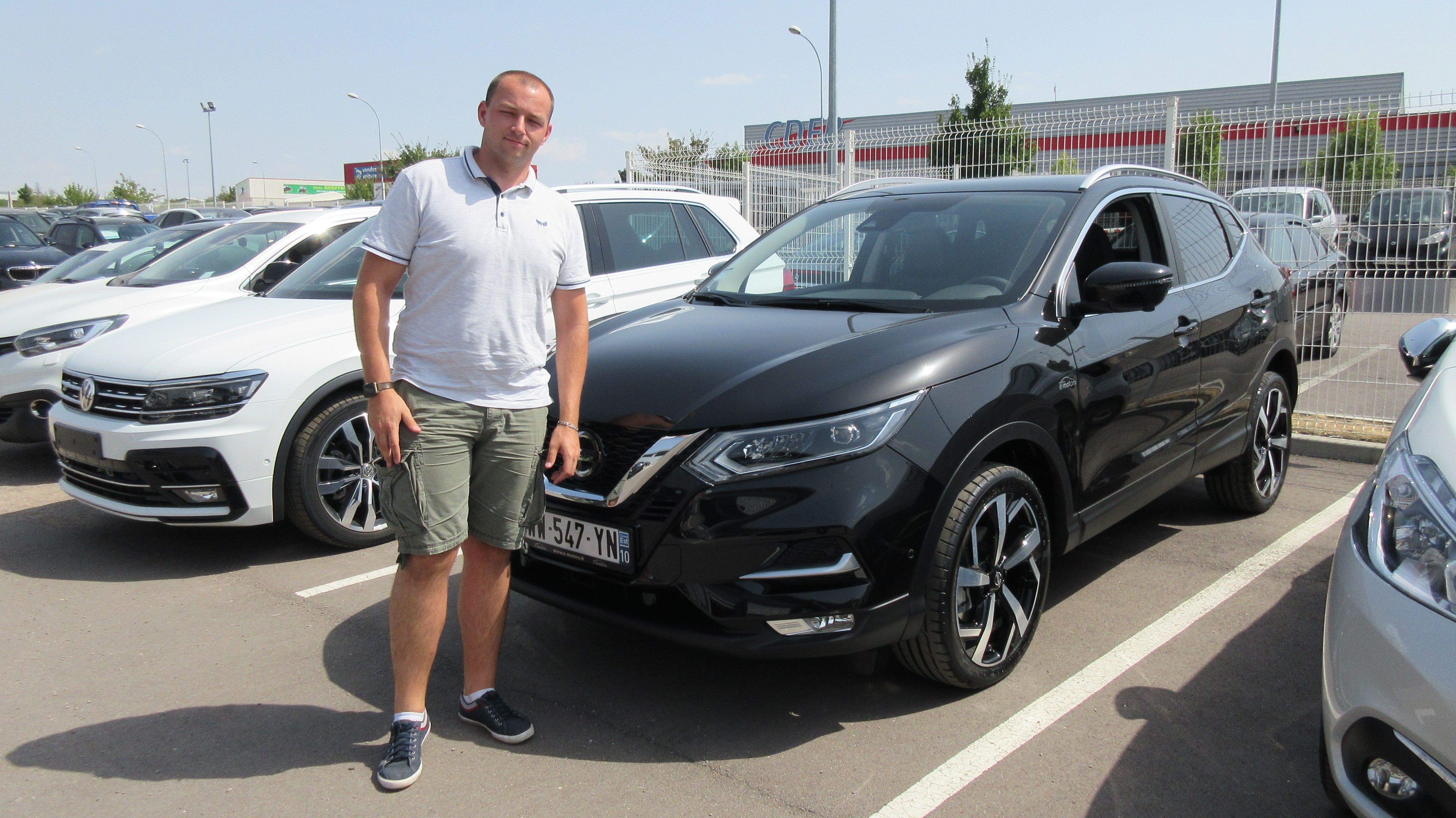 Avis-mandataire-auto-Emotors-Nissan-Qashqai-Tekna-dci-130-4x2-plus-toit-pano.