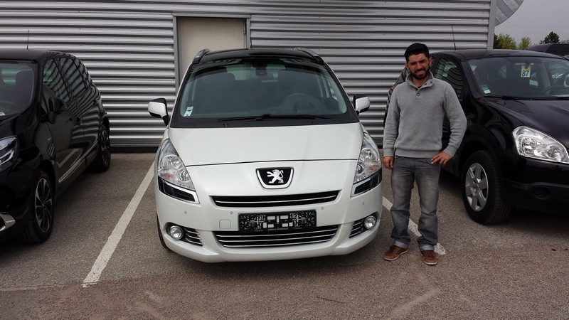 Avis-mandataire-auto-Emotors--Peugeot-5008-premium-pack-hdi-150-5places-plus-pack-video-plus-hifi-jbl-.