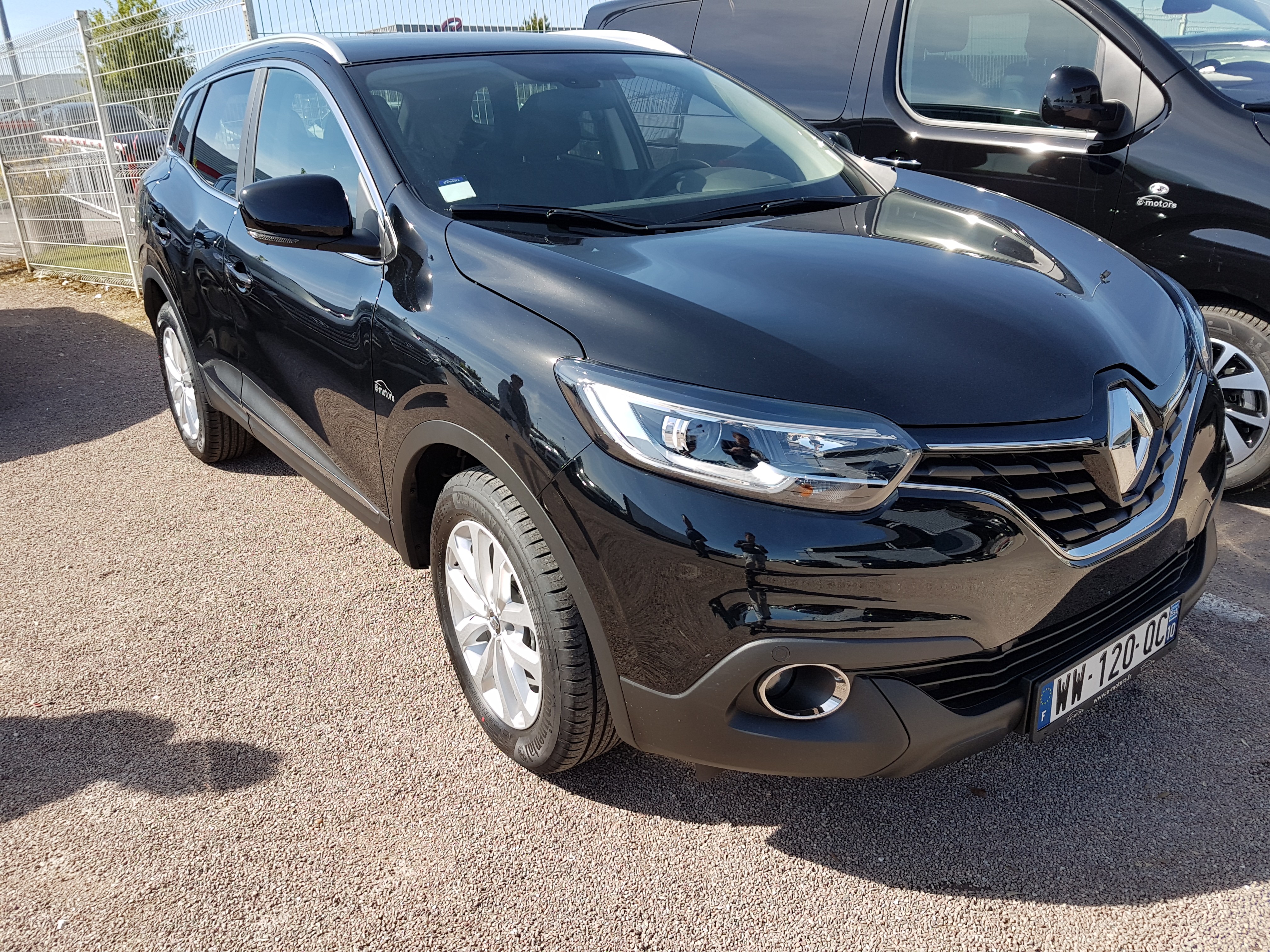 Avis-mandataire-auto-Emotors-Renault-Kadjar-Zen-tce-130-energy-plus-gps-radar.