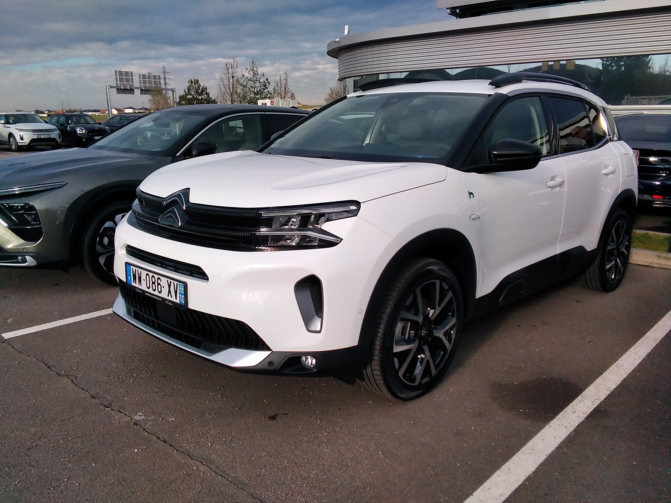 Avis-mandataire-auto-Emotors-Citroen-C5-aircross-Hybride-225cv-e-eat8-shine-plus-attelage-plus-chargeur-7-4-kw.