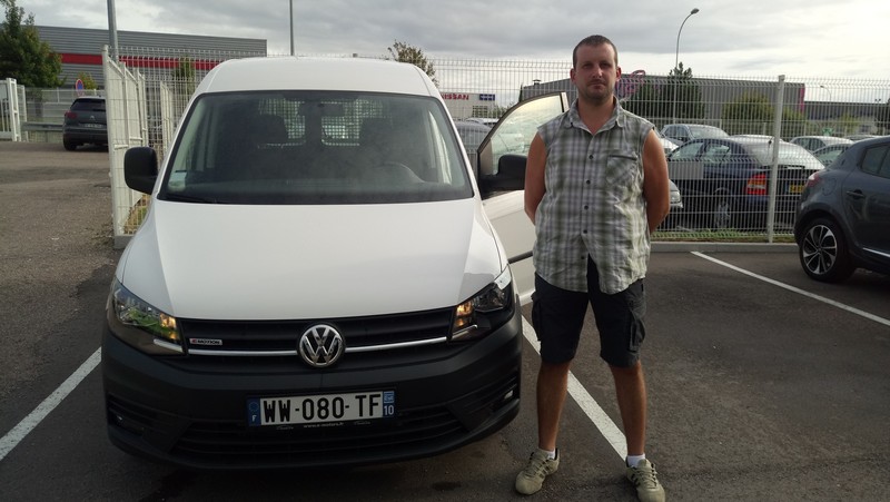 Avis-mandataire-auto-Emotors-Volkswagen-Caddy-van-Business-line-tdi-110-4x4.