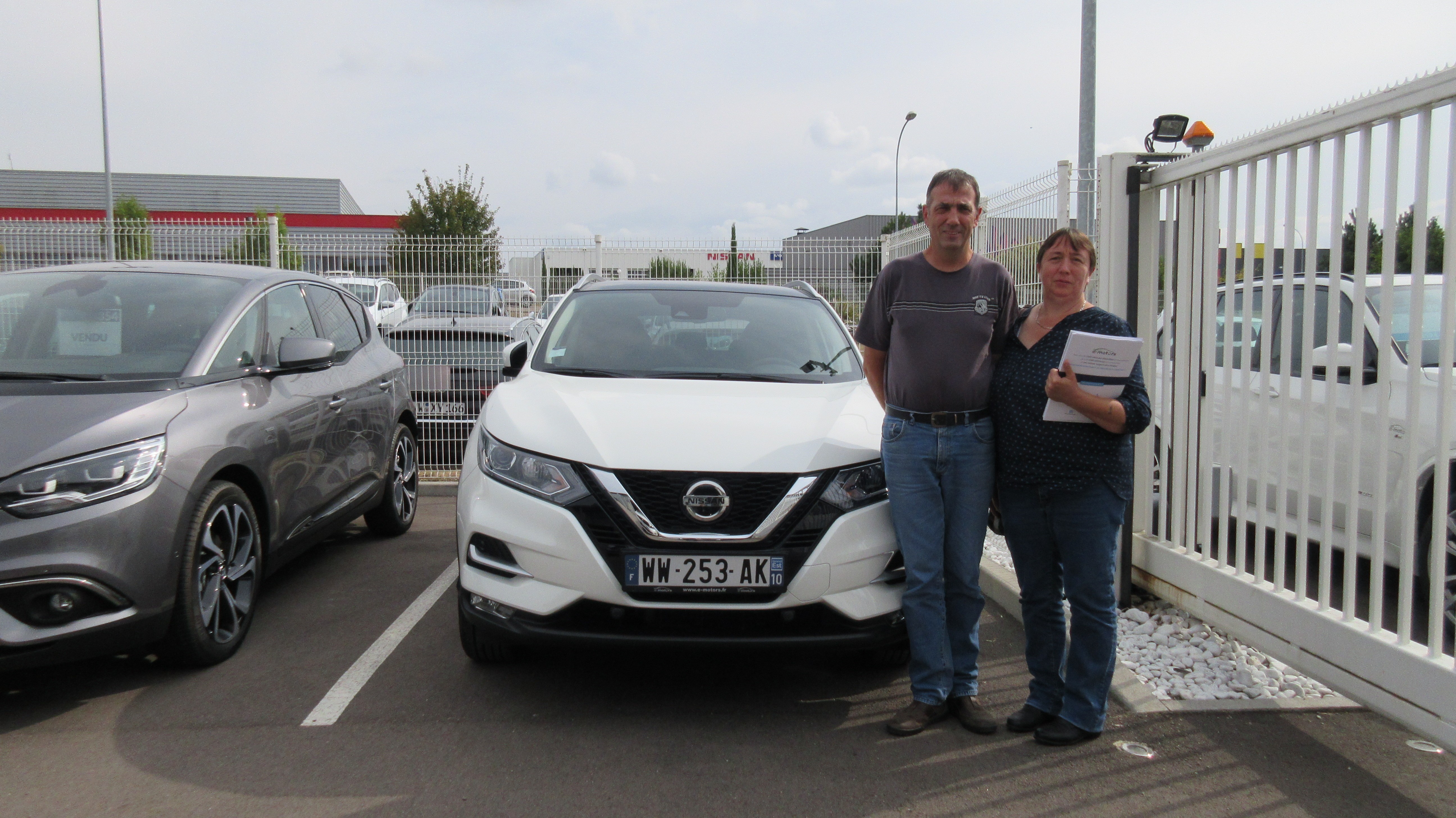 Avis-mandataire-auto-Emotors-Nissan-Qashqai-N-connecta-dci-130-4x2-plus-pack-design.