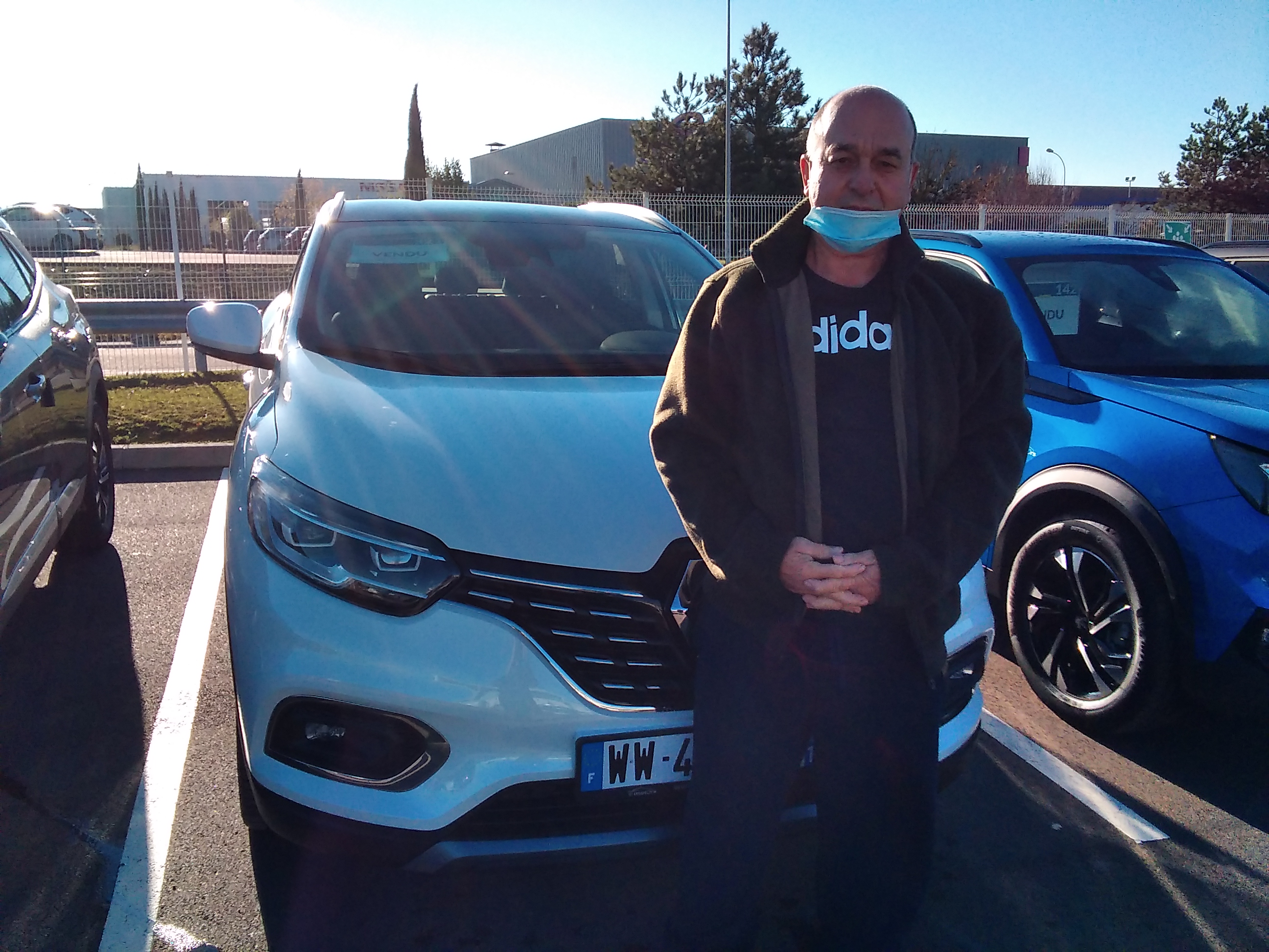 Avis-mandataire-auto-Emotors-Renault-Kadjar-Intens-blue-dci-115-edc-plus-toit-vitr-plus-jantes-19.
