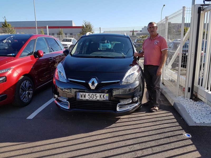 Avis-mandataire-auto-Emotors-Renault-Grand-scenic-Grand-sc-nic-iii-bose-dci-130-energy-7places-plus-visio.