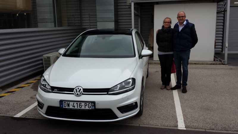 Avis-mandataire-auto-Emotors--Volkswagen-golf-carat-r-line-tsi-150-act-5p-plus-x-non-plus-toit-panoramique-.