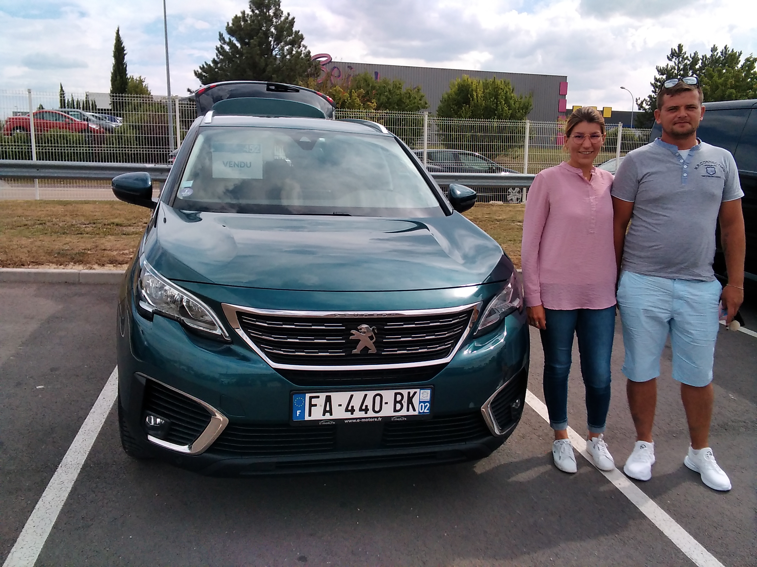 Avis-mandataire-auto-Emotors-Peugeot-5008-Active-puretech-130-s-s-eat6.