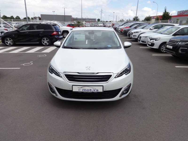 Avis-mandataire-auto-Emotors-Peugeot-308-sw-Allure-bluehdi-120-plus-jantes-17-toit-vitr.