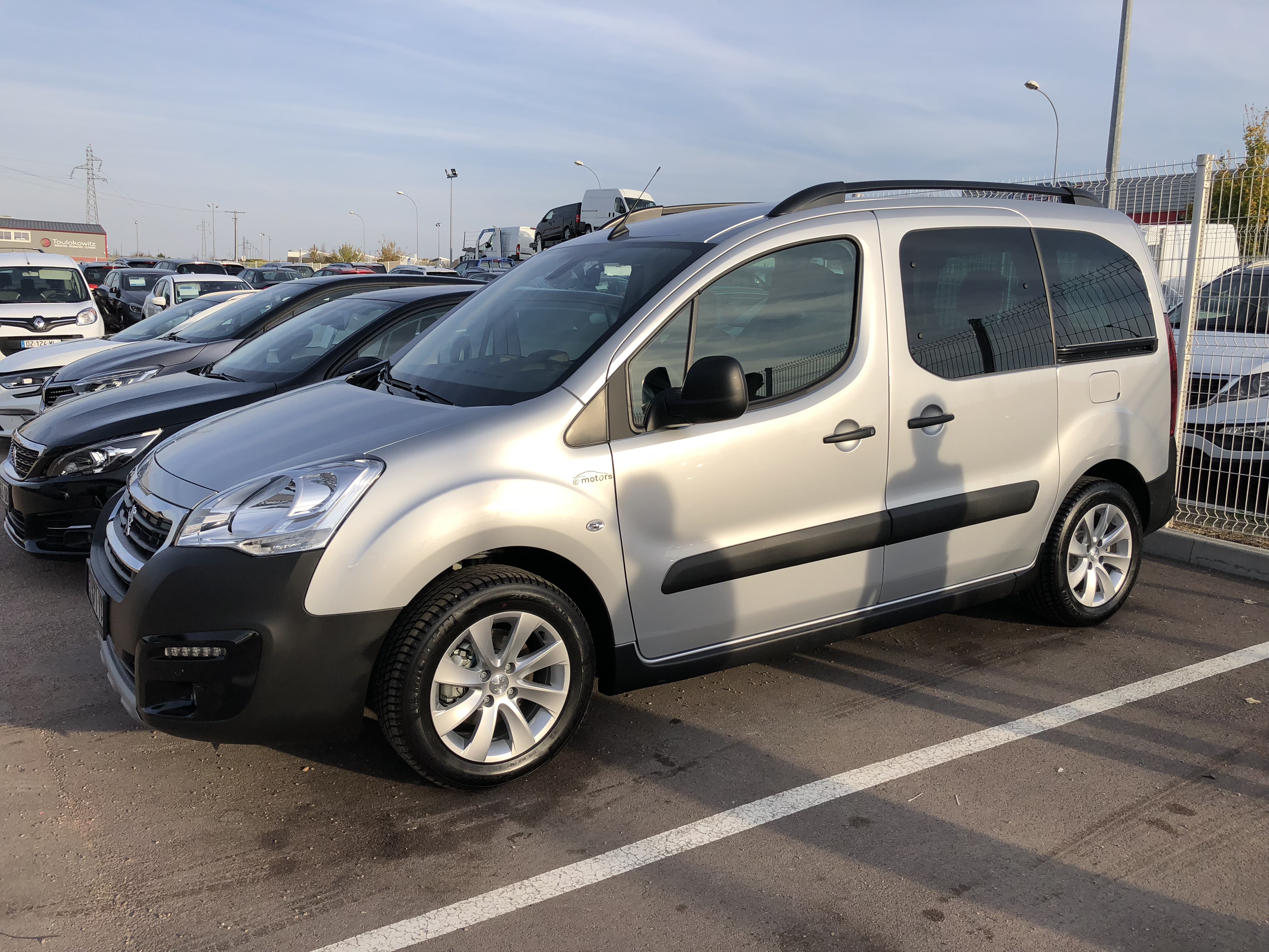 Avis-mandataire-auto-Emotors-Peugeot-Partner-tepee-Outdoor-bluehdi-100.