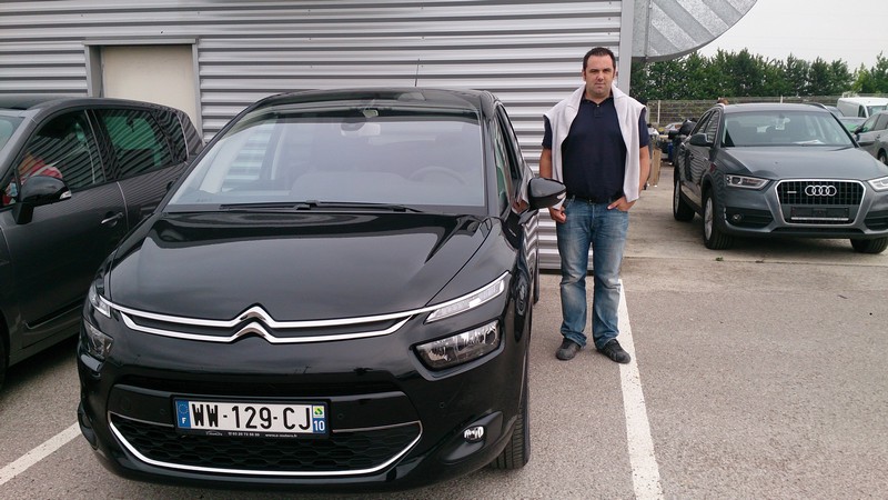 Avis-mandataire-auto-Emotors--Citroen-c4-picasso-intensive-sur-quip-e-hdi-115-.