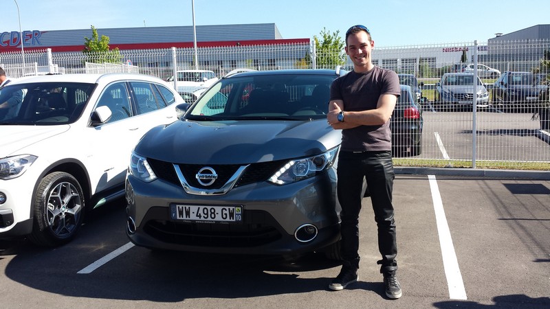 Avis-mandataire-auto-Emotors--Nissan-qashqai-connect-edition-dig-t-115-4x2-plus-toit-vitr-.