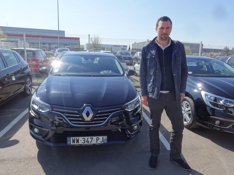Avis-mandataire-auto-Emotors-Renault-Megane-iv-berline-M-gane-iv-berline-intens-tce-130-energy.