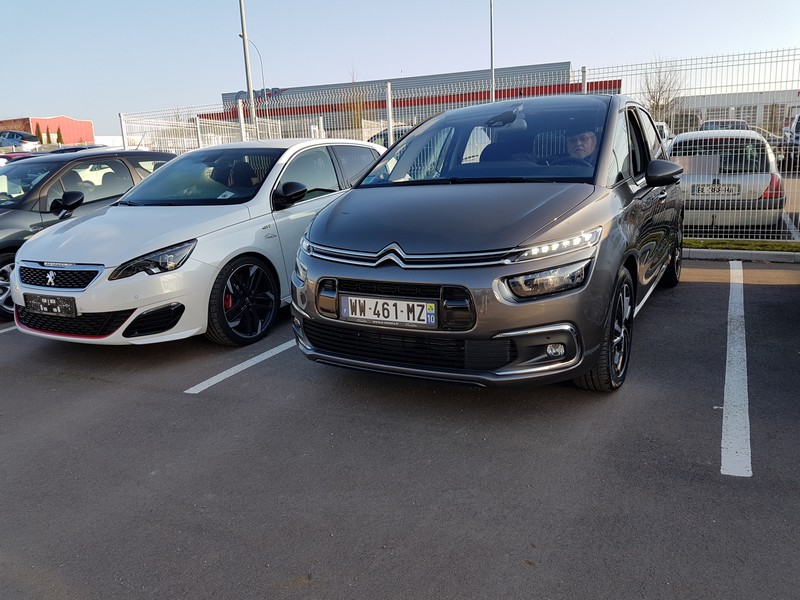 Avis-mandataire-auto-Emotors-Citroen-C4-picasso-Shine-bluehdi-120-s-s-eat6.