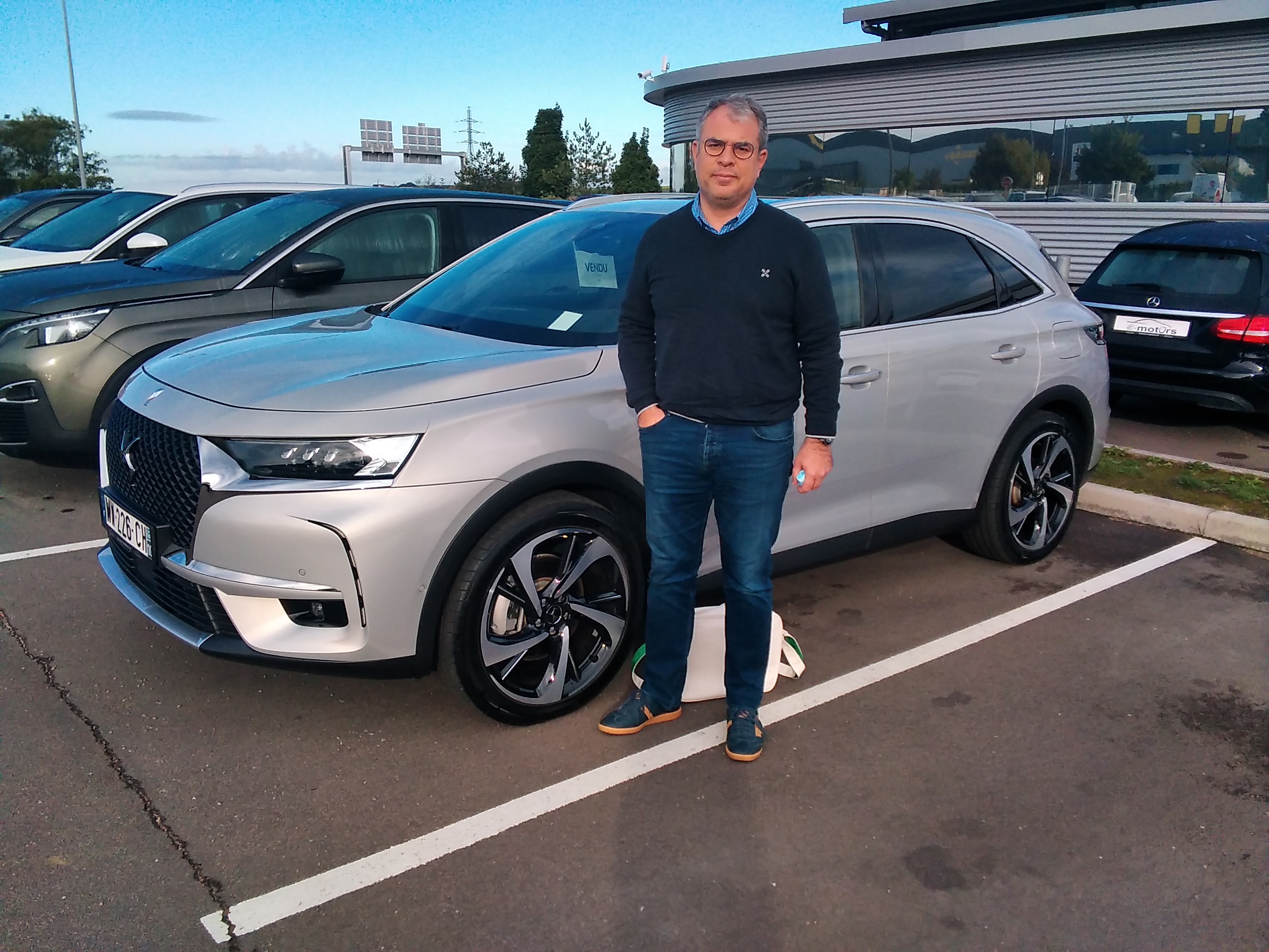 Avis-mandataire-auto-Emotors-Ds-Ds7-crossback-Grand-chic-hybride-e-tense-eat8-4x4-plus-pack-ds-night-vision.