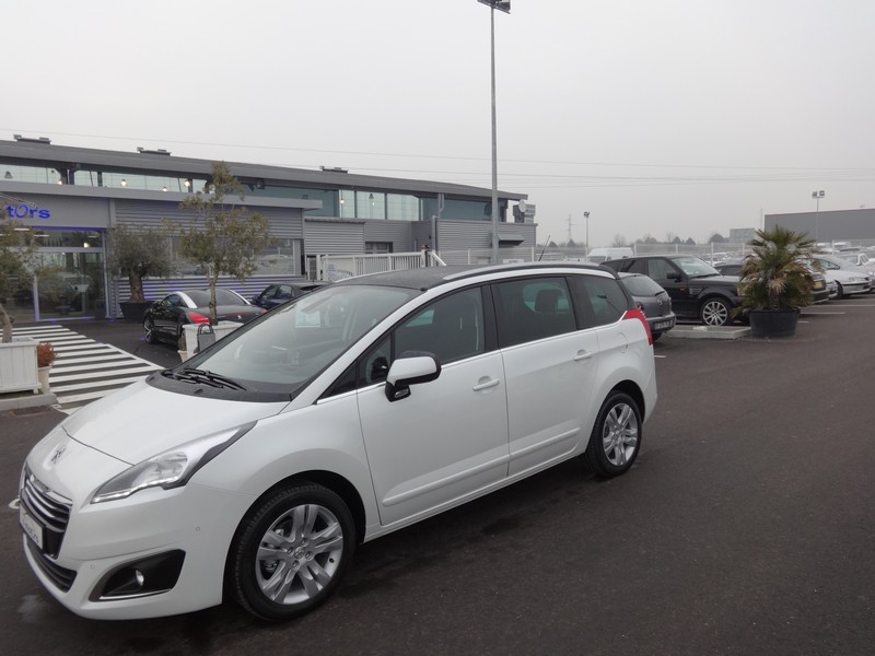 Avis-mandataire-auto-Emotors--Peugeot-5008-allure-e-hdi-115-etg-plus-7-places-plus-cam-ra-de-recul-.