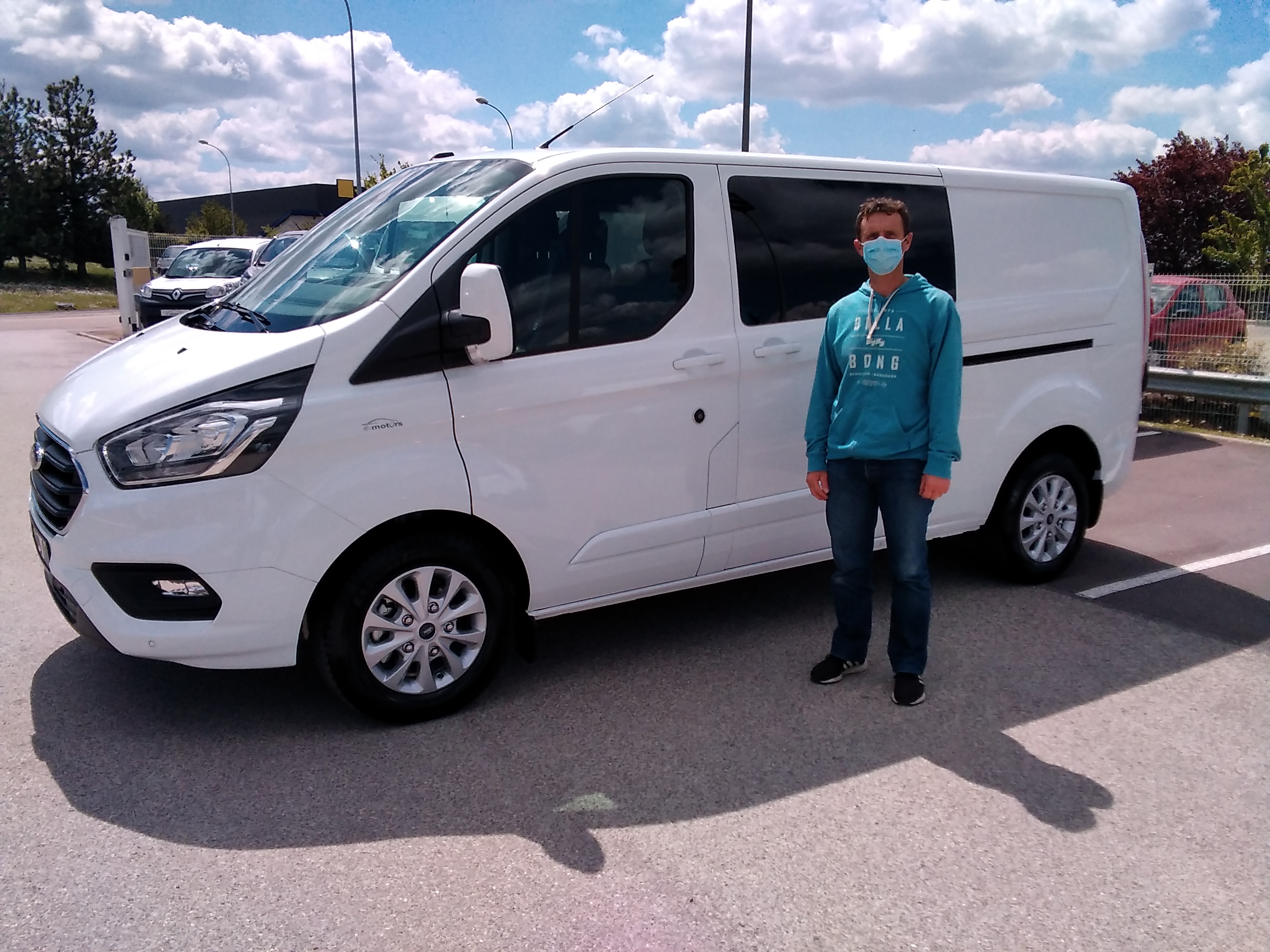 Avis-mandataire-auto-Emotors-Ford-Transit-custom-cabine-approfondie-Transit-custom-limited-320-l2h1-ecoblue-170-bva-6-places.