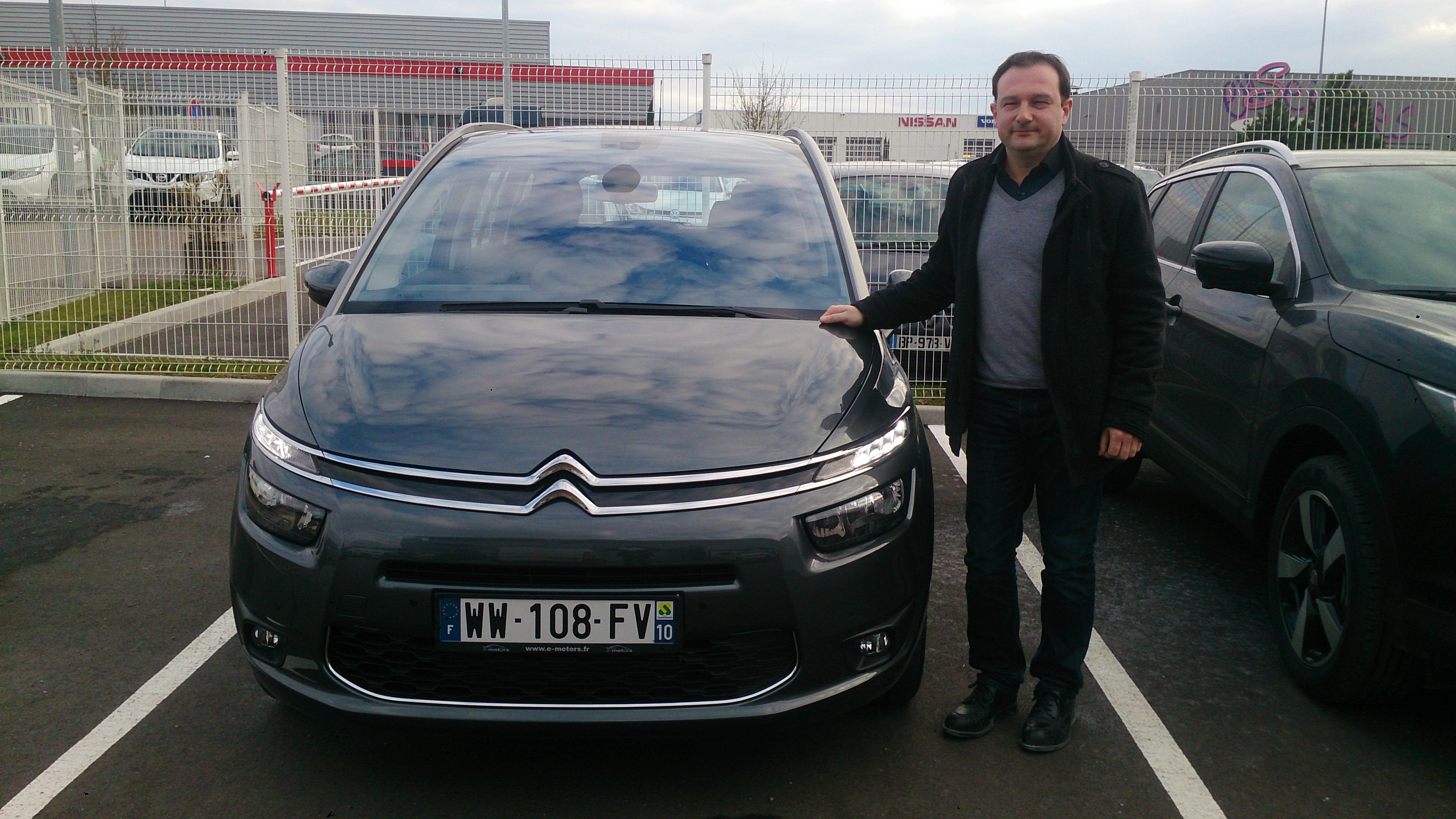 Avis-mandataire-auto-Emotors--Citroen-grand-c4-picasso-intensive-bluehdi-150-s-s-eat6-.