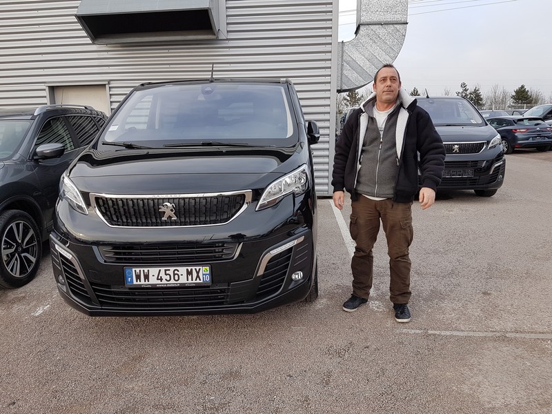 Avis-mandataire-auto-Emotors-Peugeot-Traveller-Standard-1-6-bluehdi-115ch-s-s-bvm6-active-8-places.