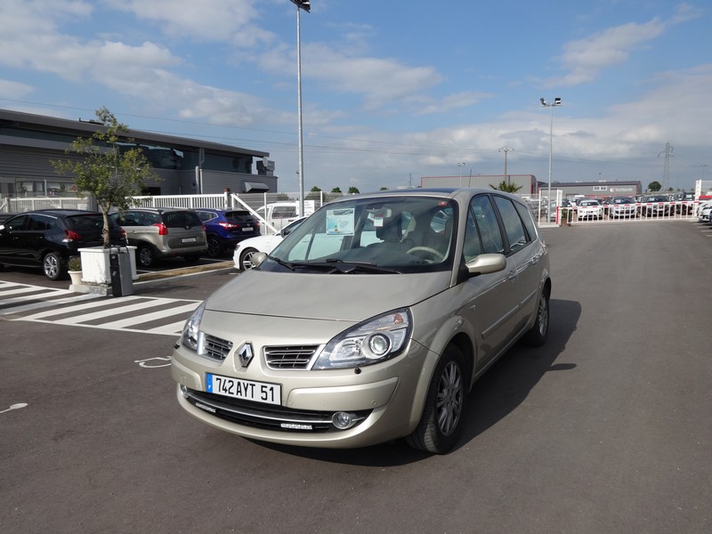 Avis-mandataire-auto-Emotors--Renault-grand-scenic-jade-dci-130-7-places-.
