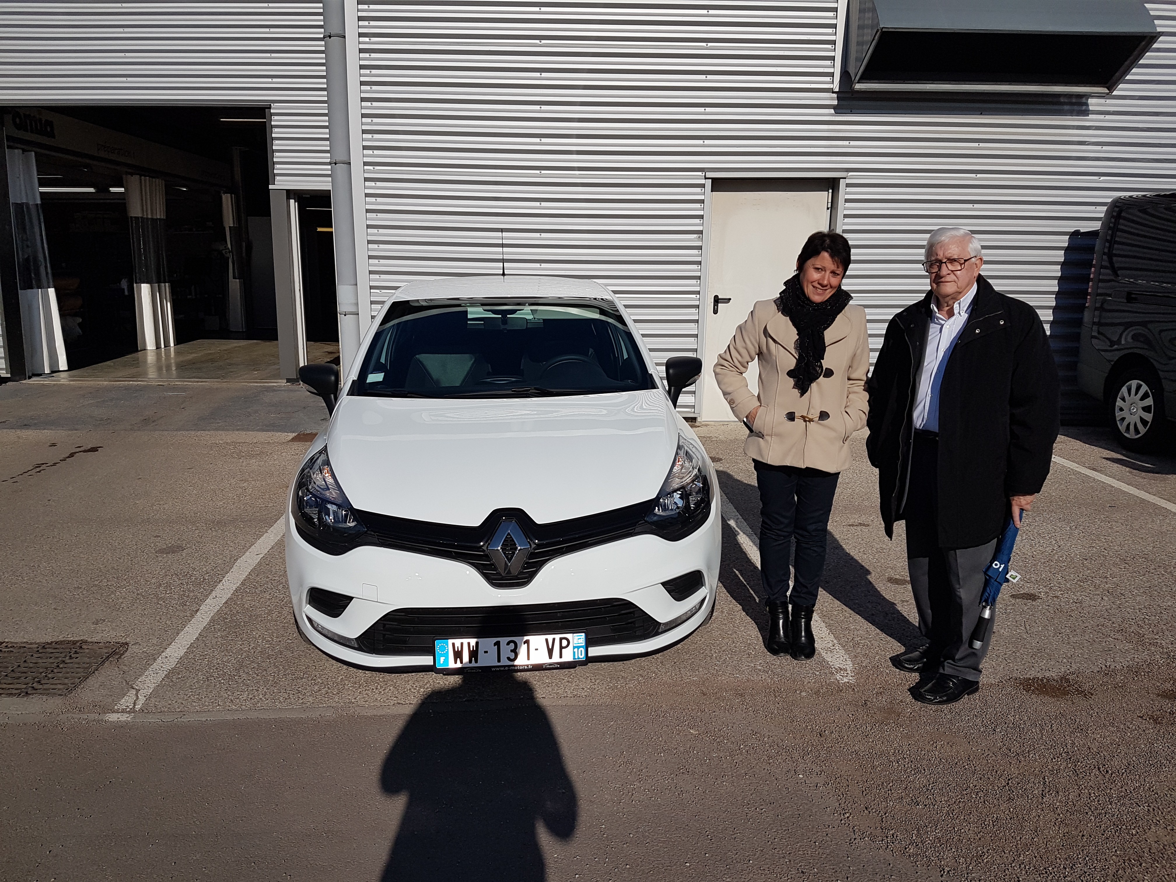 Avis-mandataire-auto-Emotors-Renault-Clio-Life-1-2-16v-75.