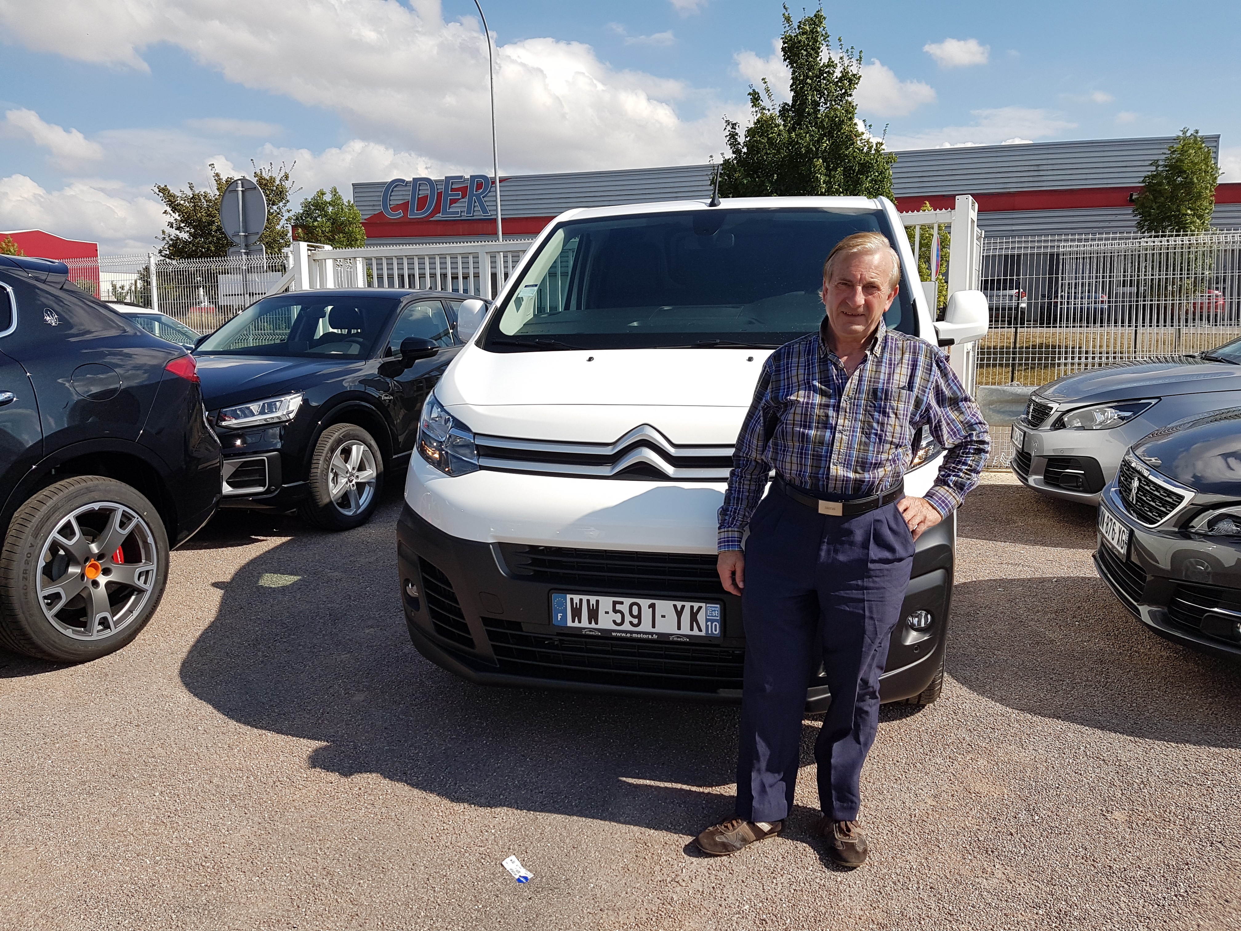 Avis-mandataire-auto-Emotors-Citroen-Jumpy-fourgon-Club-xl-bluehdi-120-plus-gps.