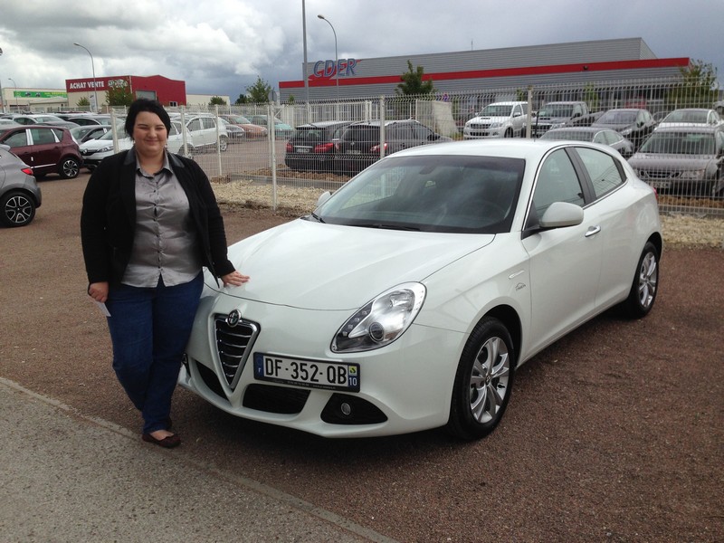 Avis-mandataire-auto-Emotors--Alfa-romeo-giulietta-distinctive-jtdm-105cv-s-s-neuve-.
