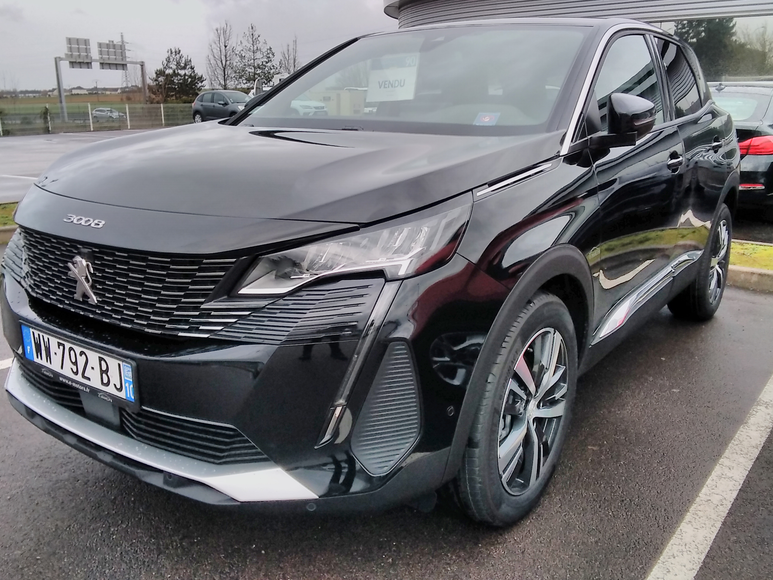 Avis-mandataire-auto-Emotors-Peugeot-3008-Puretech-130-allure-pack-plus-acc-plus-cam-ra-360.