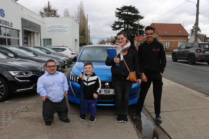 Avis-mandataire-auto-Emotors-Peugeot-208-Gt-line-puretech-100-s-s-eat8.