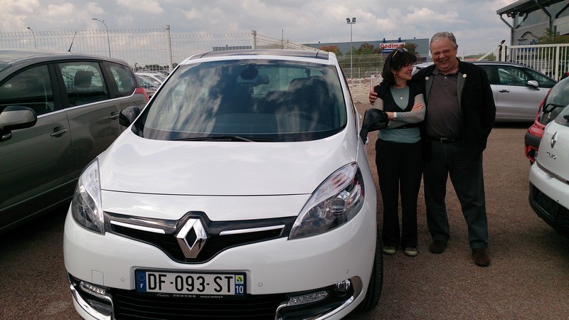 Avis-mandataire-auto-Emotors--Renault-sc-nic-iii-1-5-dci-110cv-bose-edc-neuf-.