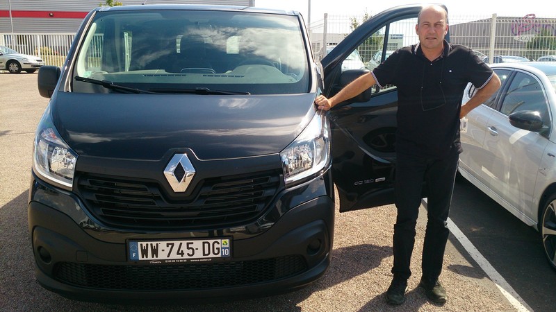 Avis-mandataire-auto-Emotors--Renault-trafic-cabine-approfondie-grand-confort-l2h1-dci-120-energy-plus-gps-.