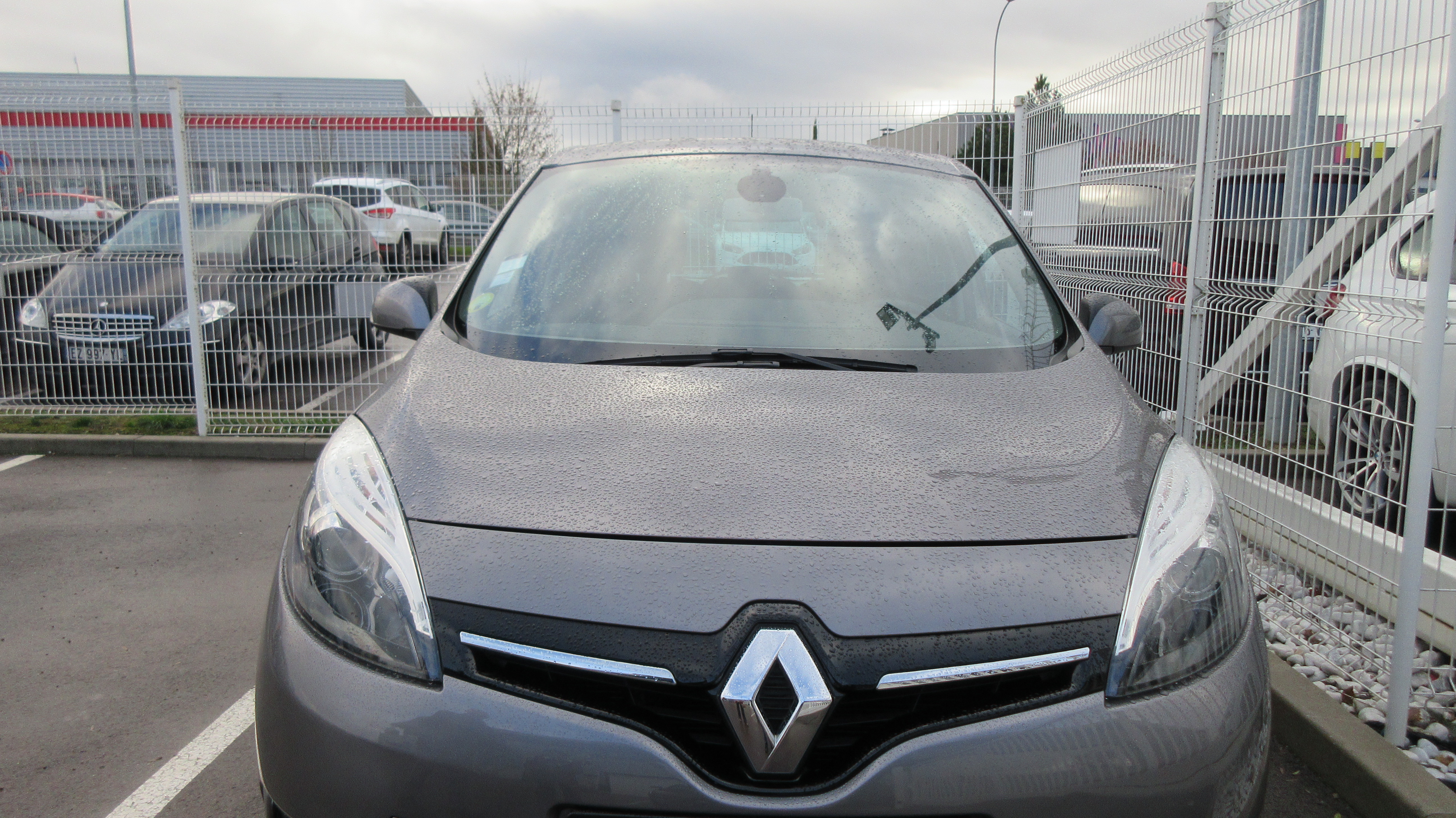 Avis-mandataire-auto-Emotors-Renault-Scenic-Zen-dci-110-edc.
