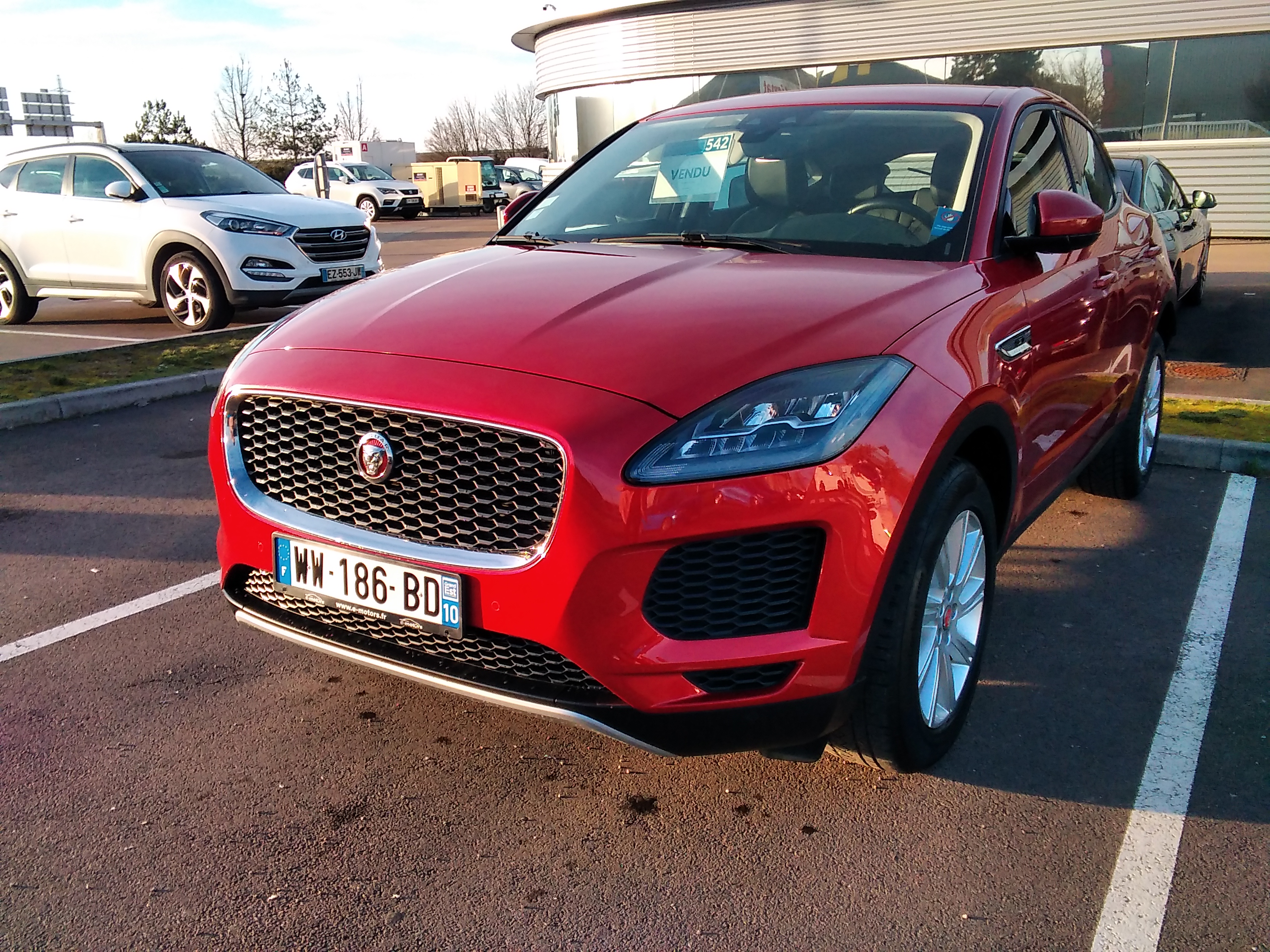 Avis-mandataire-auto-Emotors-Jaguar-E-pace-2-0-d-150-ch-2wd-bvm-plus-cuir-plus-gps.