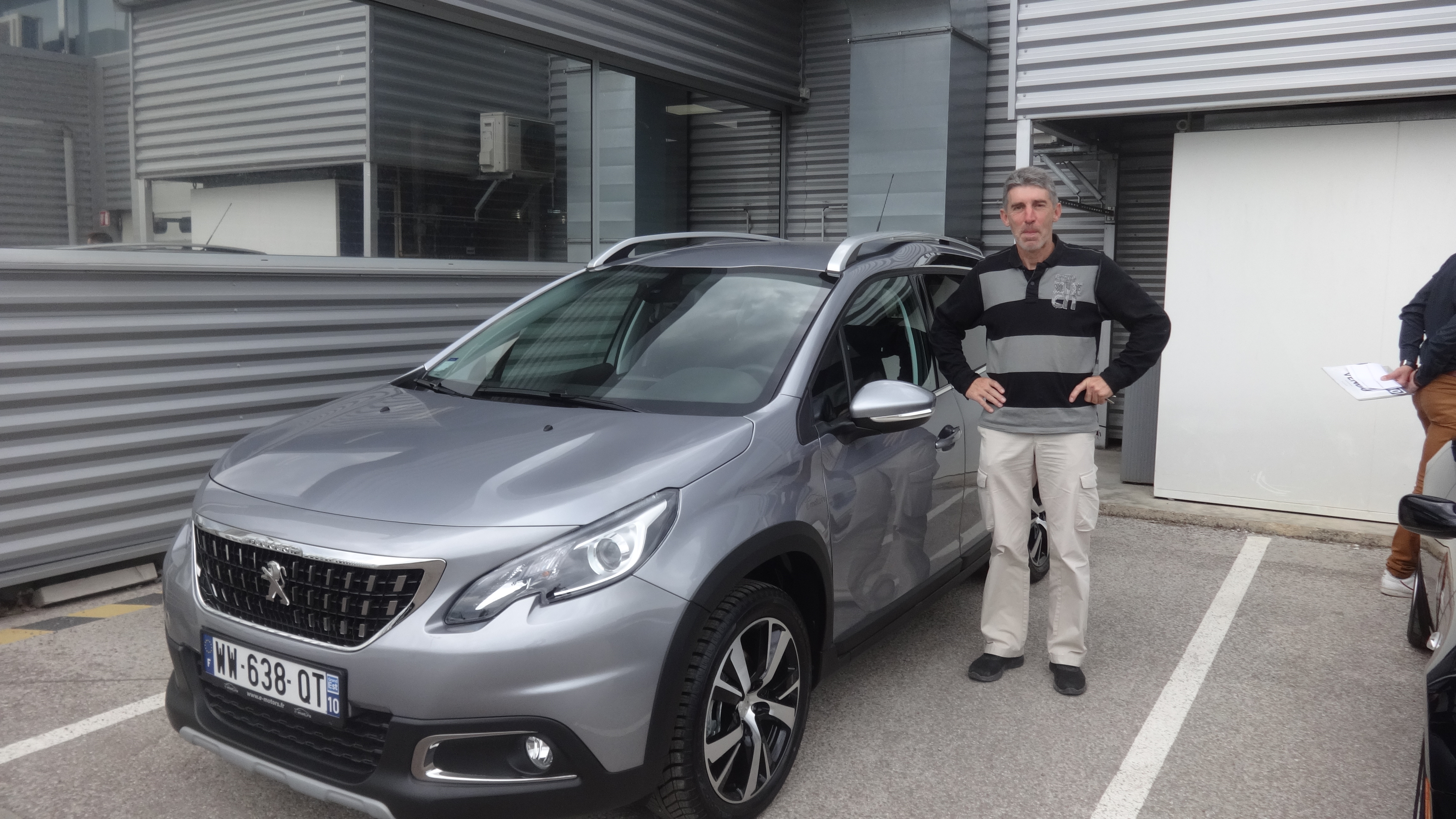 Avis-mandataire-auto-Emotors-Peugeot-2008-Allure-bluehdi-120-s-s-eat6.