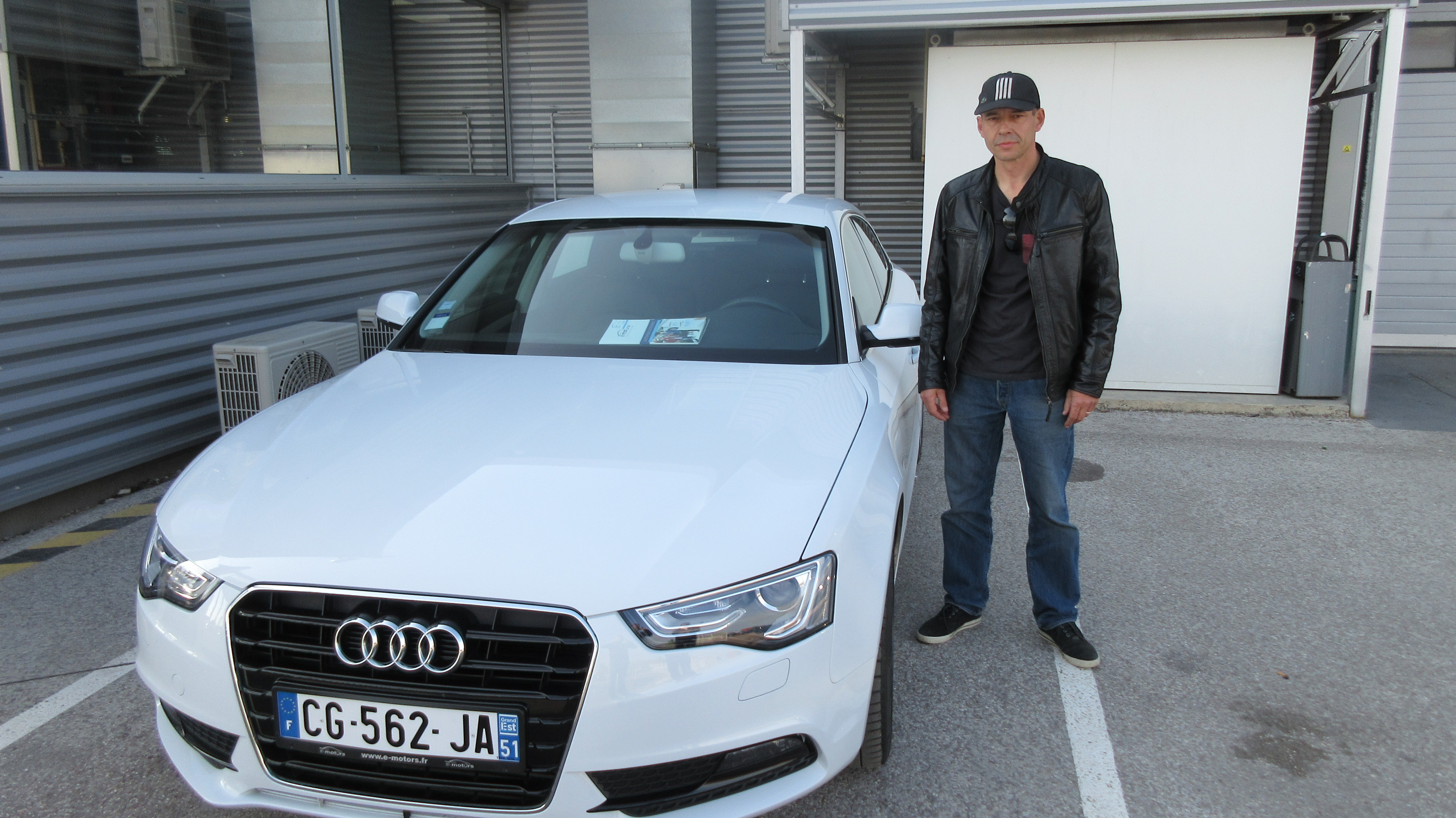 Avis-mandataire-auto-Emotors-Audi-A5-sportback-Ambiente-tdi-143-plus-cuir-plus-x-non-plus-ja-18.