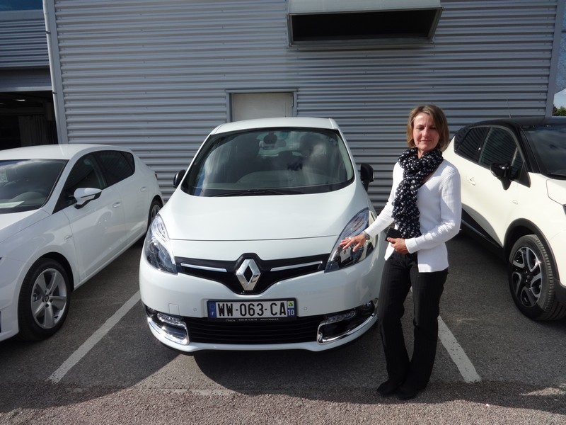 Avis-mandataire-auto-Emotors--Renault-scenic-iii-bose-dci-130-energy-.