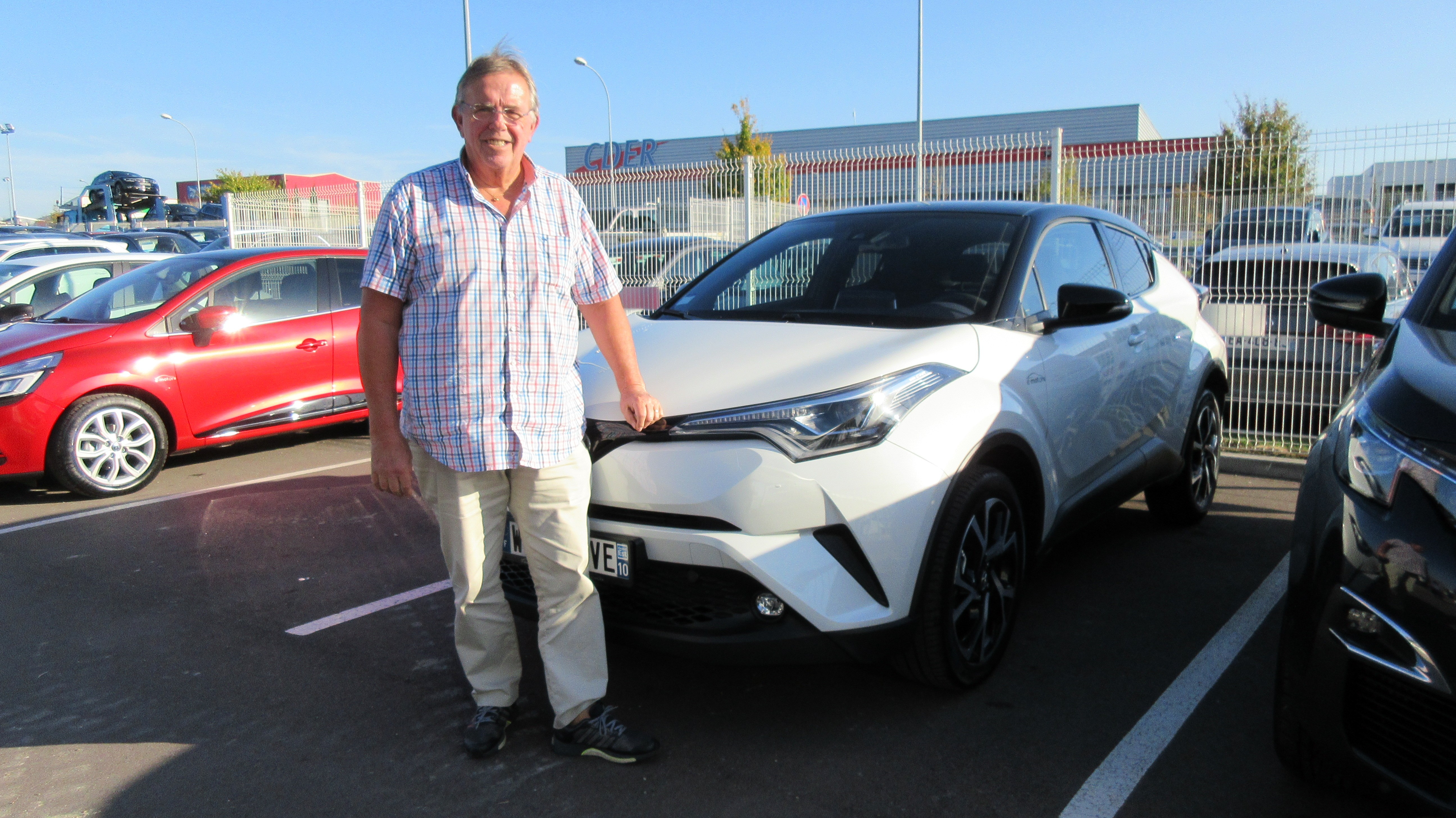 Avis-mandataire-auto-Emotors-Toyota-C-hr-Graphic-1-2t-2wd.