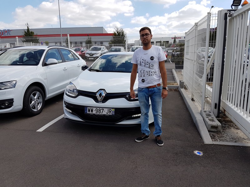 Avis-mandataire-auto-Emotors-Renault-Megane-iii-coupe-M-gane-iii-coup-rs-2-0-275-s-s-plus-pack-cup-recaro.