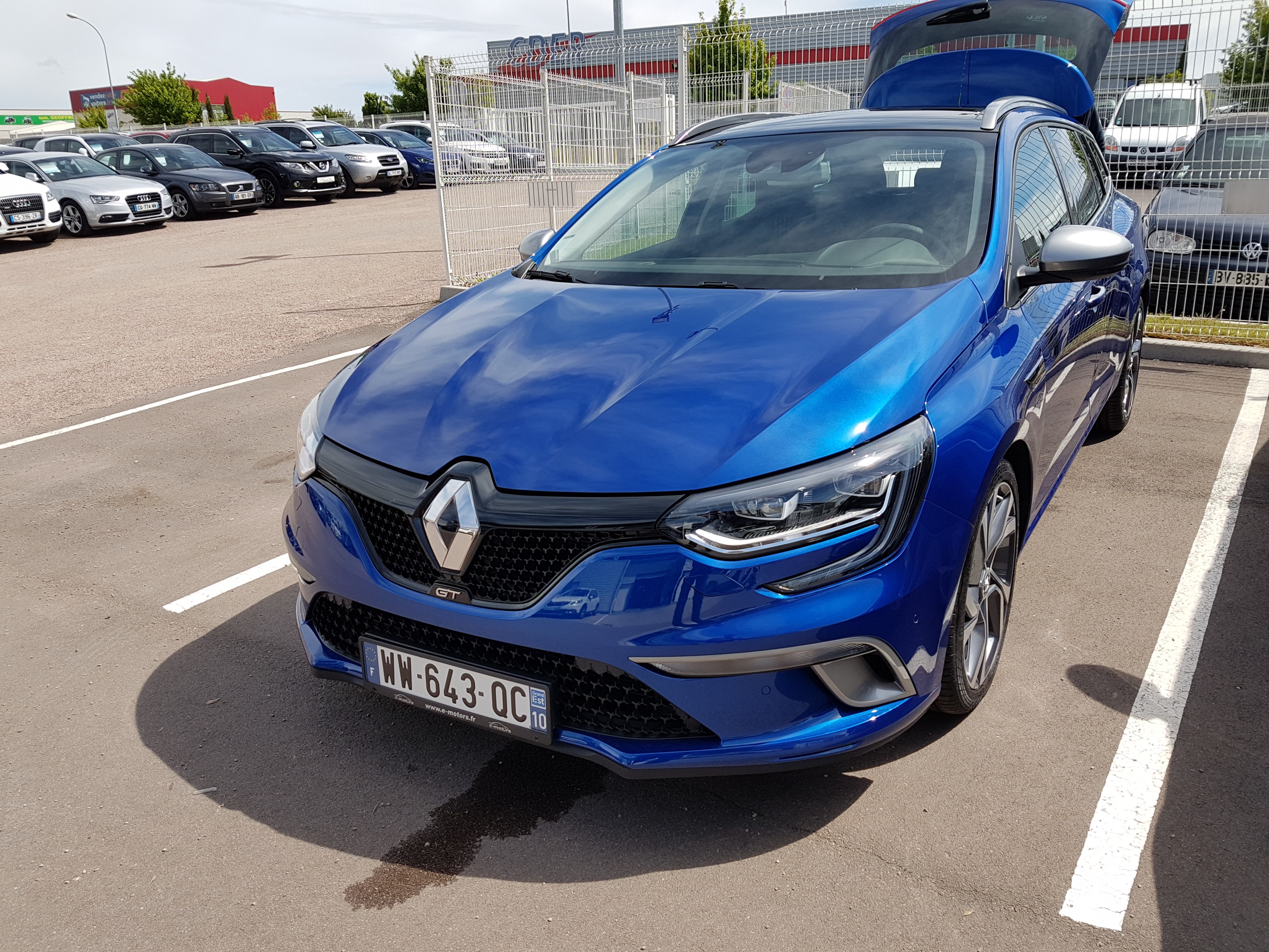 Avis-mandataire-auto-Emotors-Renault-Megane-iv-estate-M-gane-iv-estate-gt-dci-165-energy-edc-plus-toit-vitr.