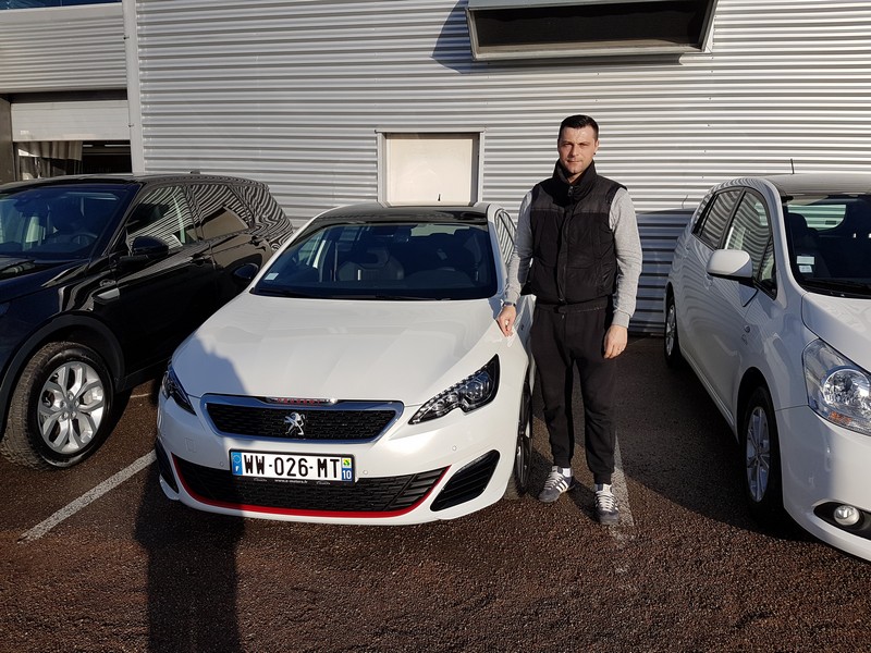 Avis-mandataire-auto-Emotors-Peugeot-308-Gti-thp-270-plus-toit-vitr-plus-alarme.