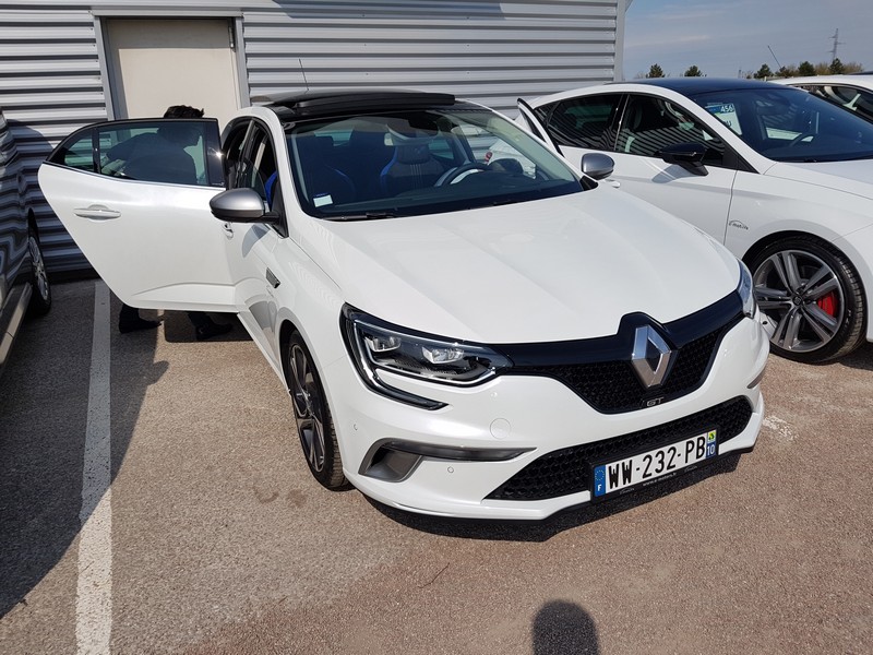 Avis-mandataire-auto-Emotors-Renault-Megane-iv-berline-M-gane-iv-berline-gt-tce-205-energy-edc.