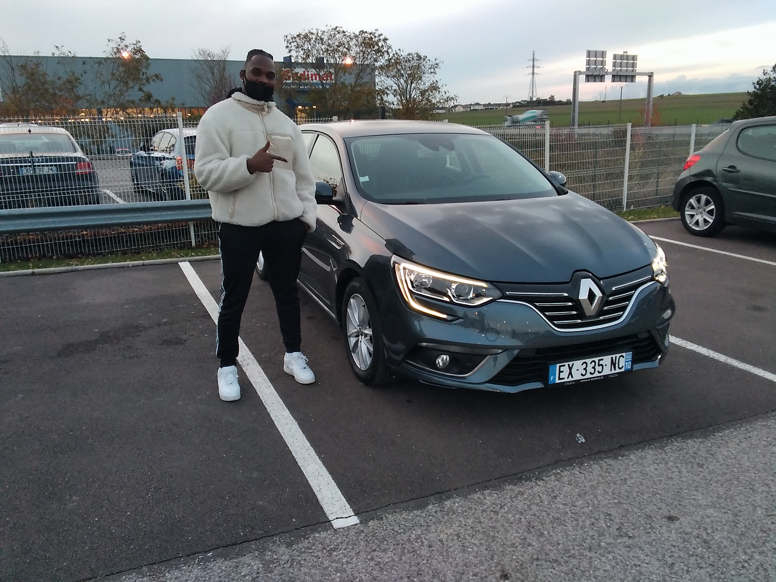 Avis-mandataire-auto-Emotors-Renault-Megane-berline-M-gane-berline-dci-110-energy-edc-intens.