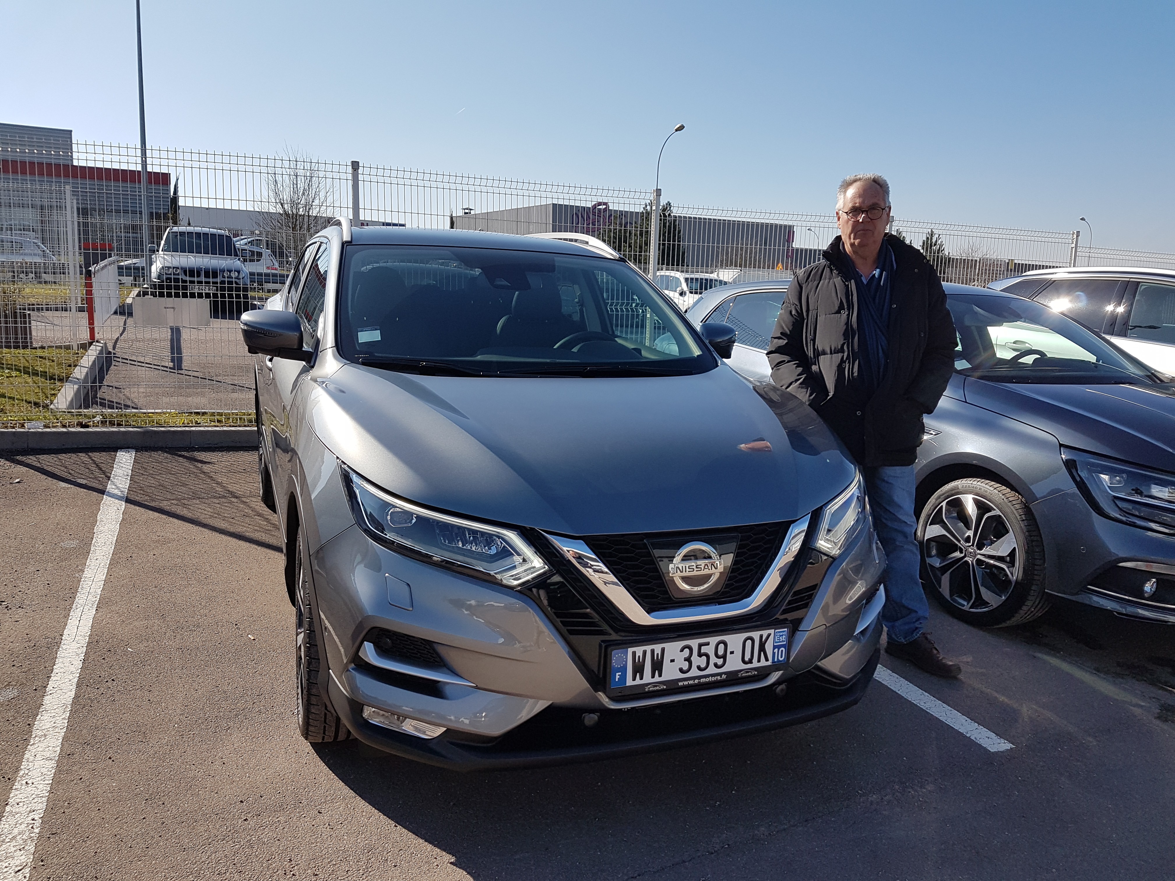 Avis-mandataire-auto-Emotors-Nissan-Qashqai-Tekna-dci-130-xtronic-4x2-plus-pack-design.