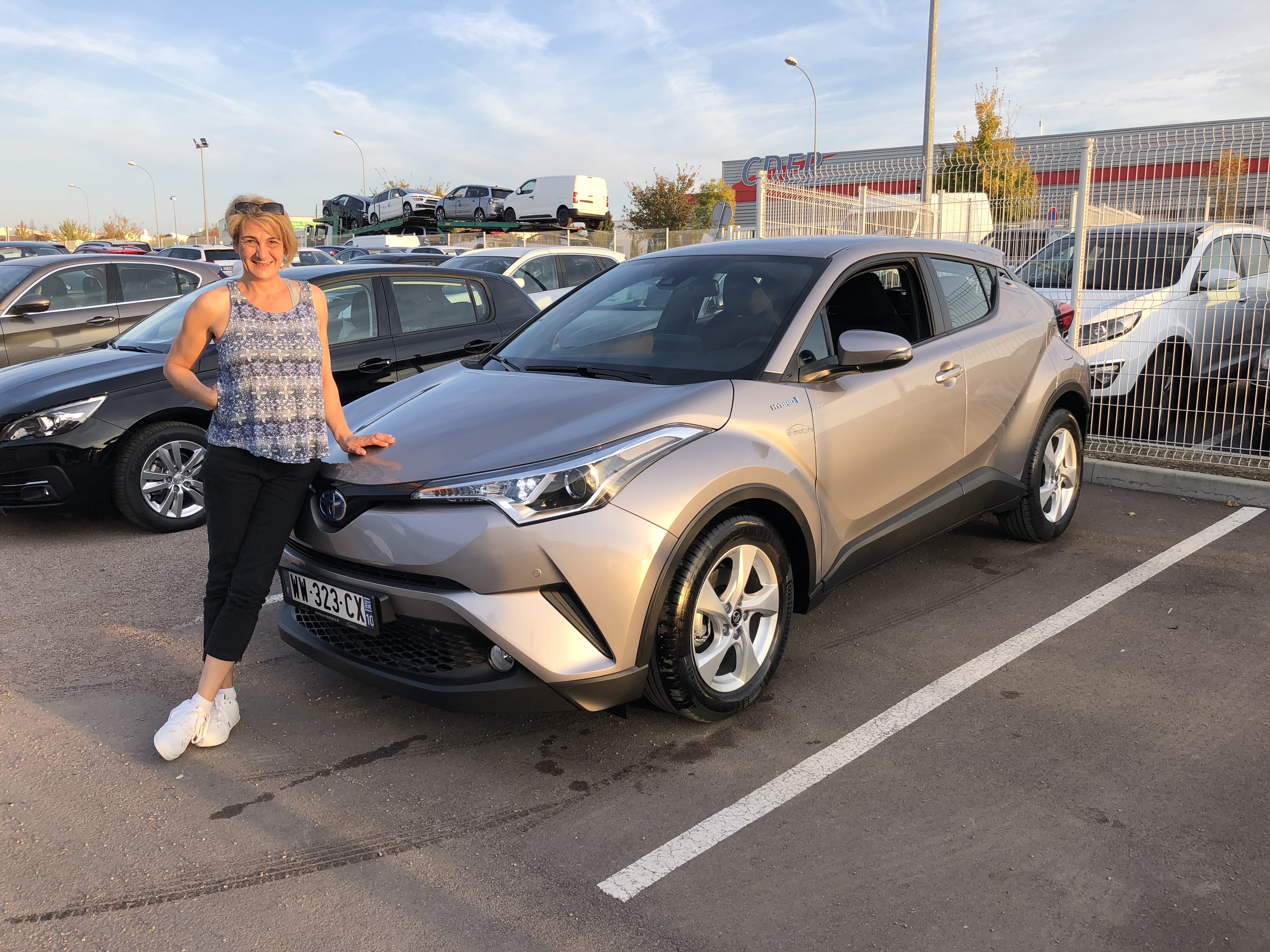 Avis-mandataire-auto-Emotors-Toyota-C-hr-hybride-Dynamic-122h-plus-gps-keyless.