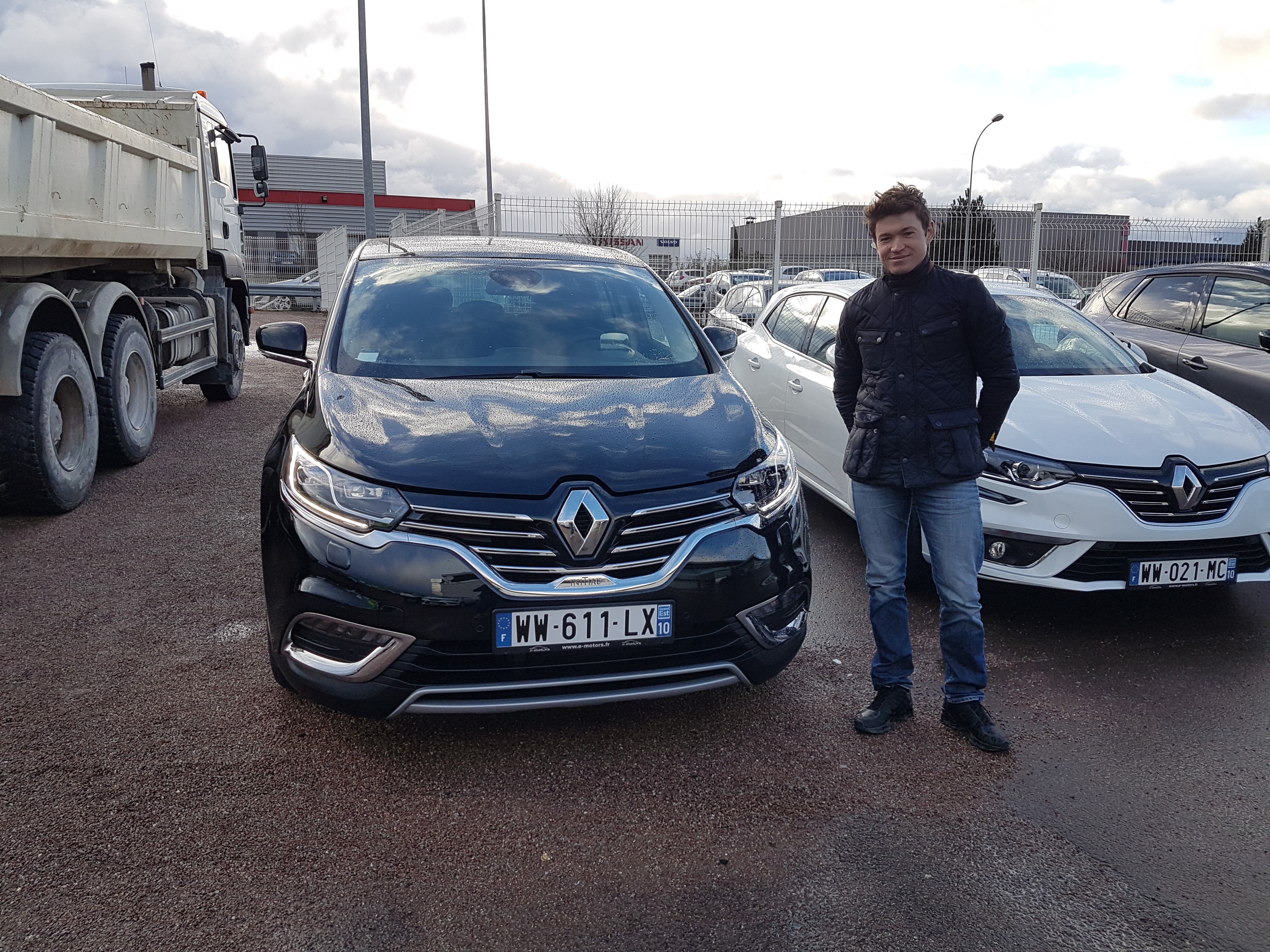 Avis-mandataire-auto-Emotors-Renault-Espace-Initiale-paris-dci-160-energy-edc-7places-plus-toit-vitr.