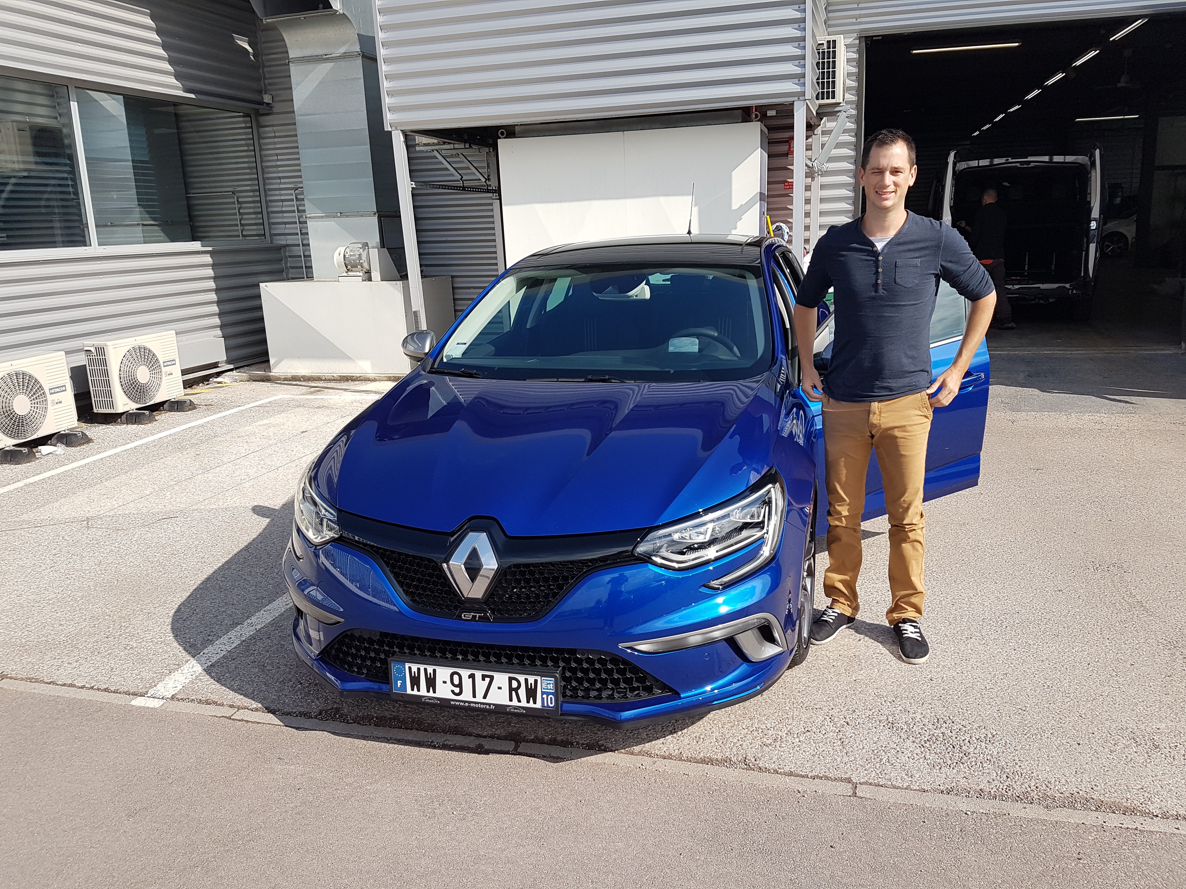 Avis-mandataire-auto-Emotors-Renault-Megane-iv-berline-M-gane-iv-berline-gt-tce-205-energy-edc-plus-bose-toit-vitr.