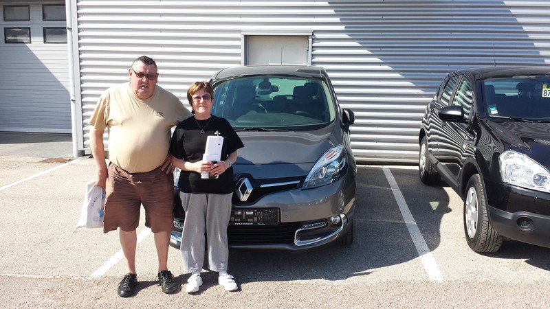 Avis-mandataire-auto-Emotors--Renault-scenic-iii-bose-dci-110-edc-plus-visio-system-.