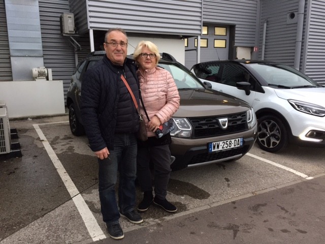 Avis-mandataire-auto-Emotors-Dacia-Duster-Black-touch-dci-110-edc-4x2.